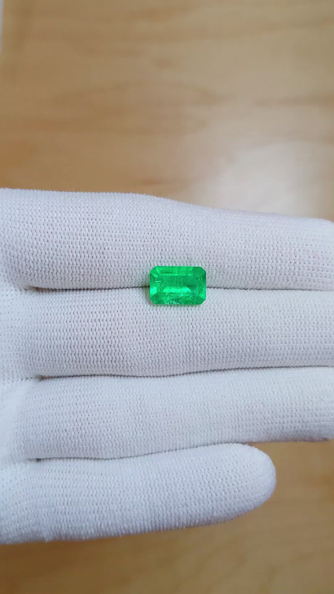 2.31 Ct. Emerald from Colombia Size Video