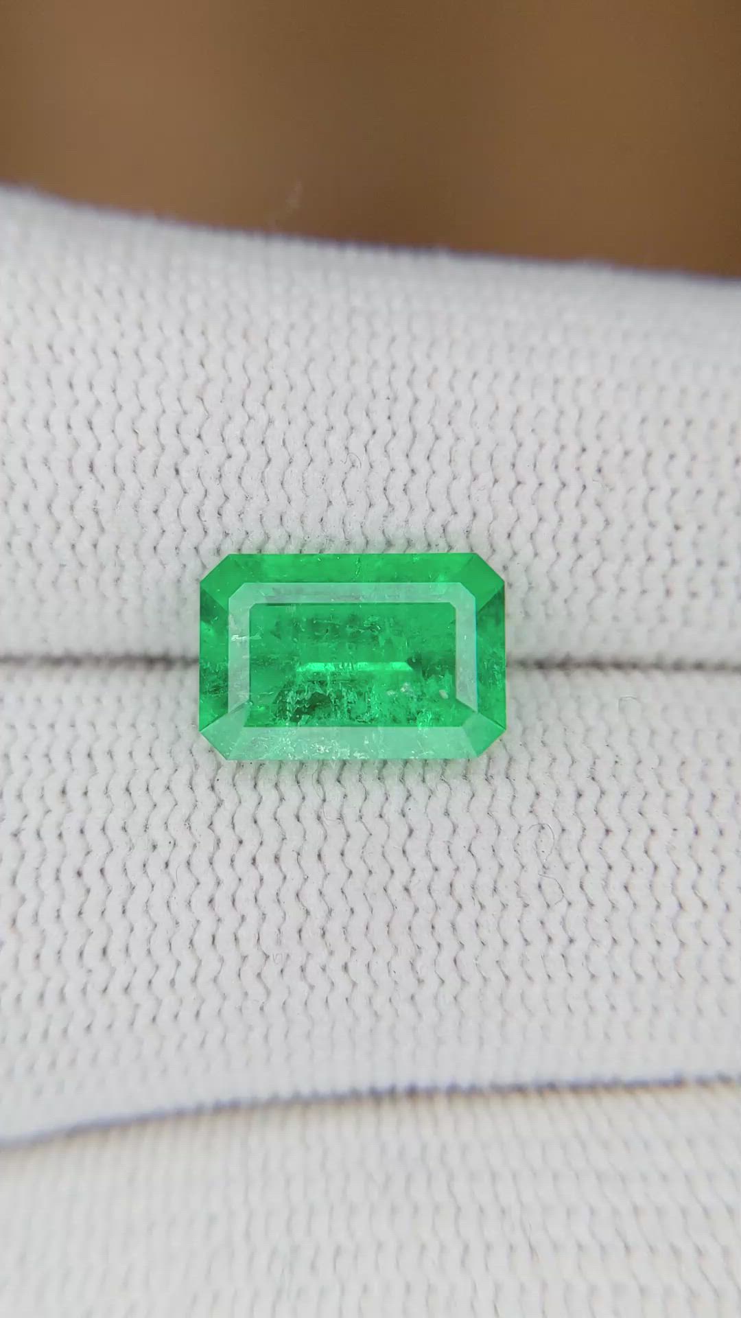 2.31 Ct. Emerald from Colombia Size Video