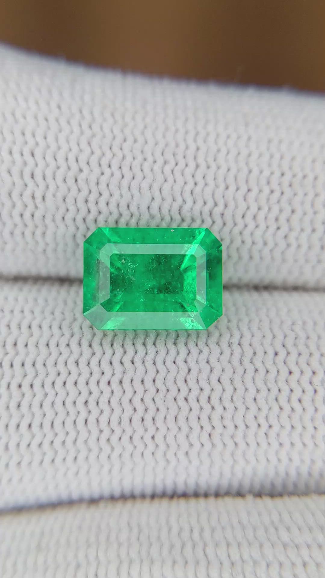 2.48 Ct. Emerald from Colombia Size Video