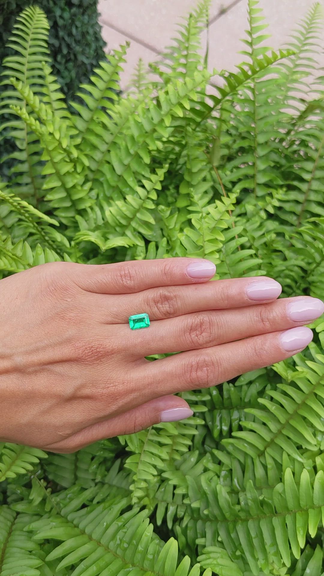 1.32 Ct. Emerald from Colombia Size Video
