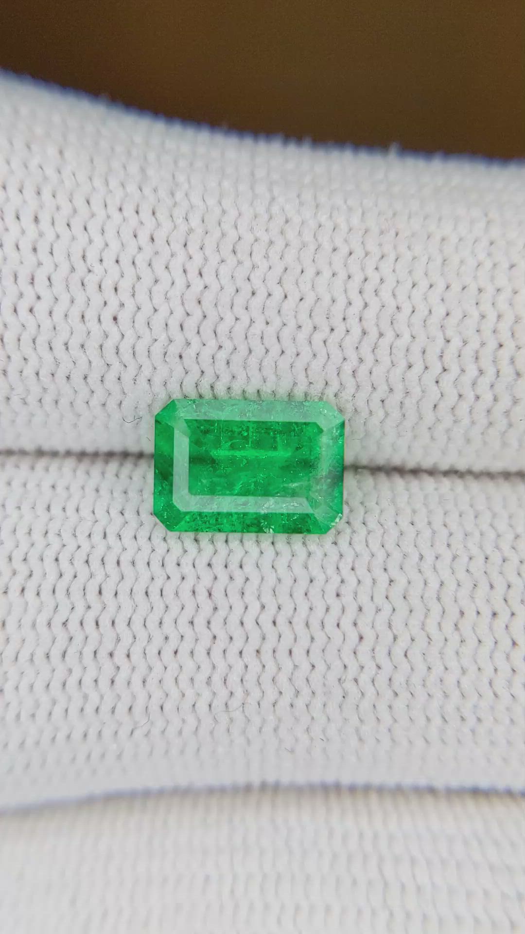 1.32 Ct. Emerald from Colombia Size Video