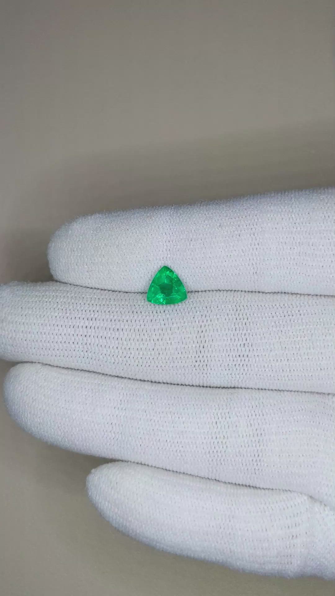 0.95 Ct. Emerald from Zambia Size Video