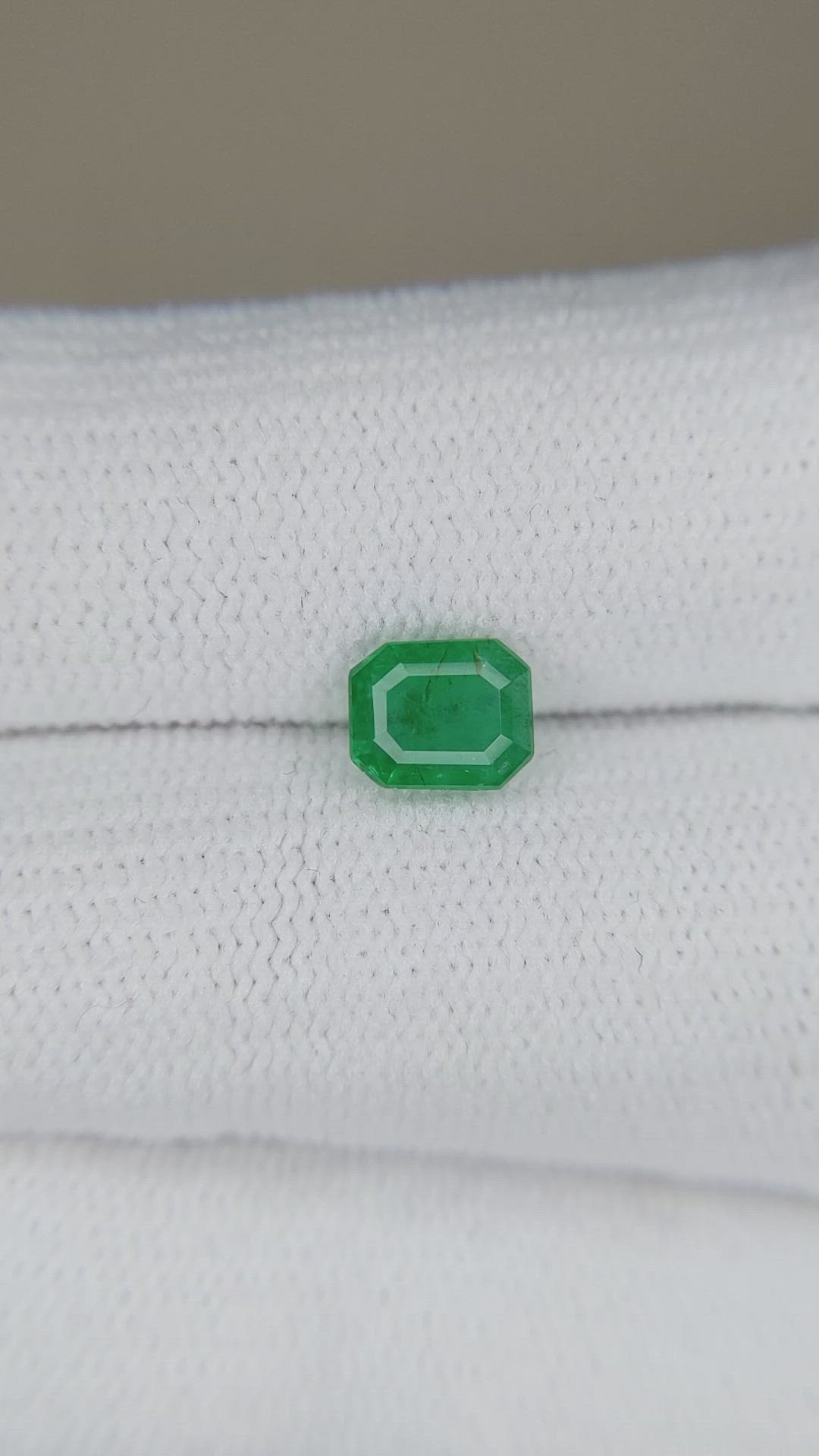 0.71 Ct. Emerald from Colombia Size Video