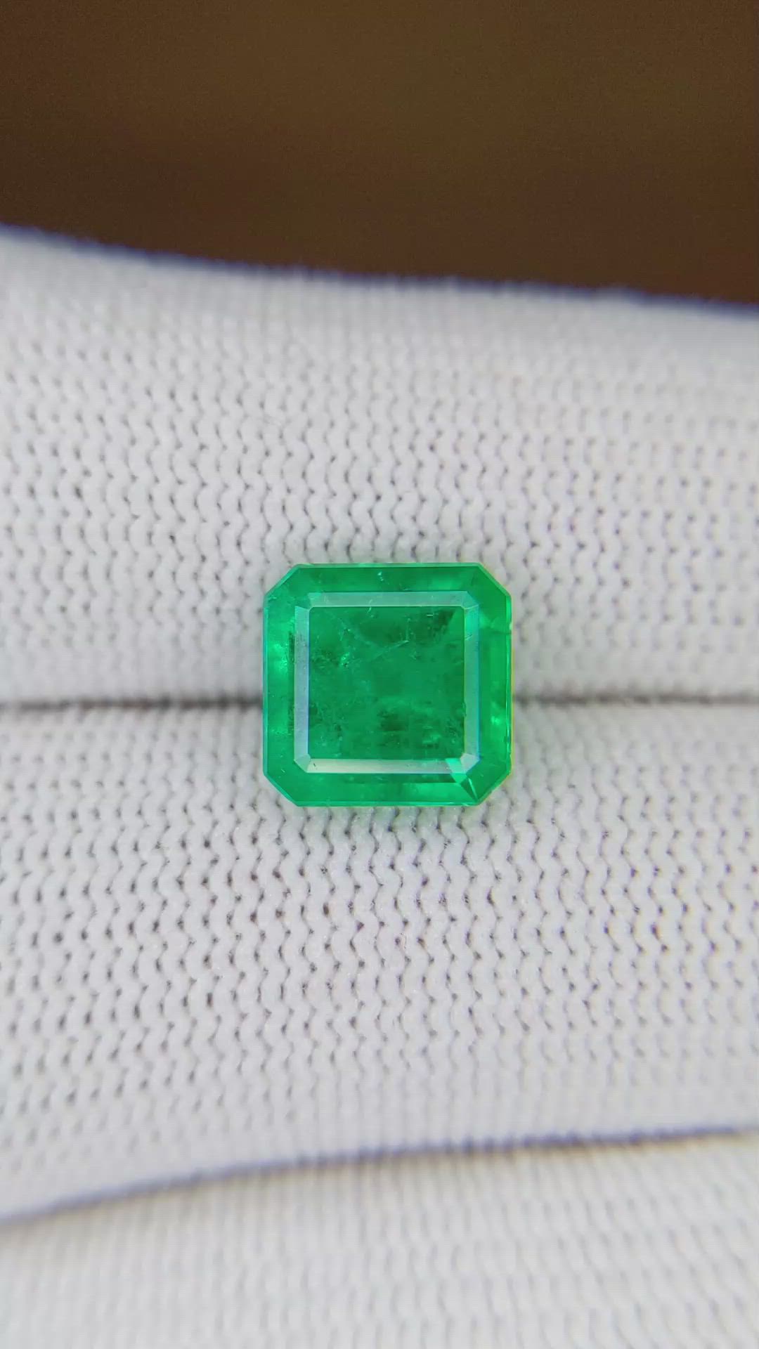 2.53 Ct. Emerald from Colombia Size Video