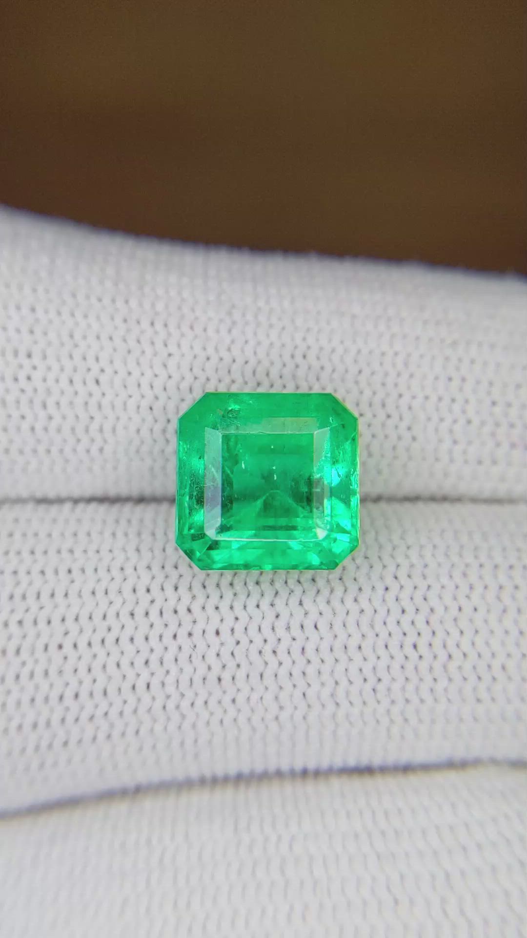 4.98 Ct. Emerald from Colombia Size Video
