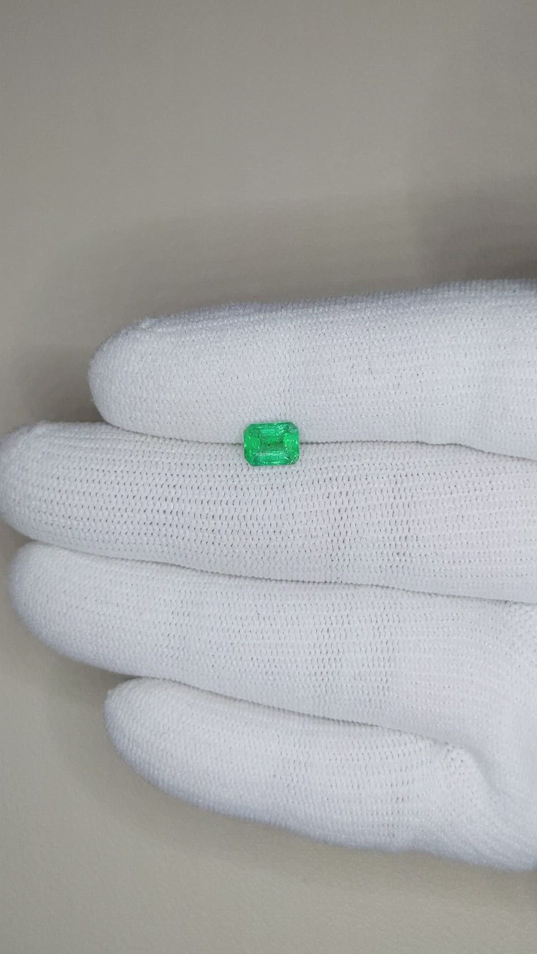 0.85 Ct. Emerald from Zambia Size Video