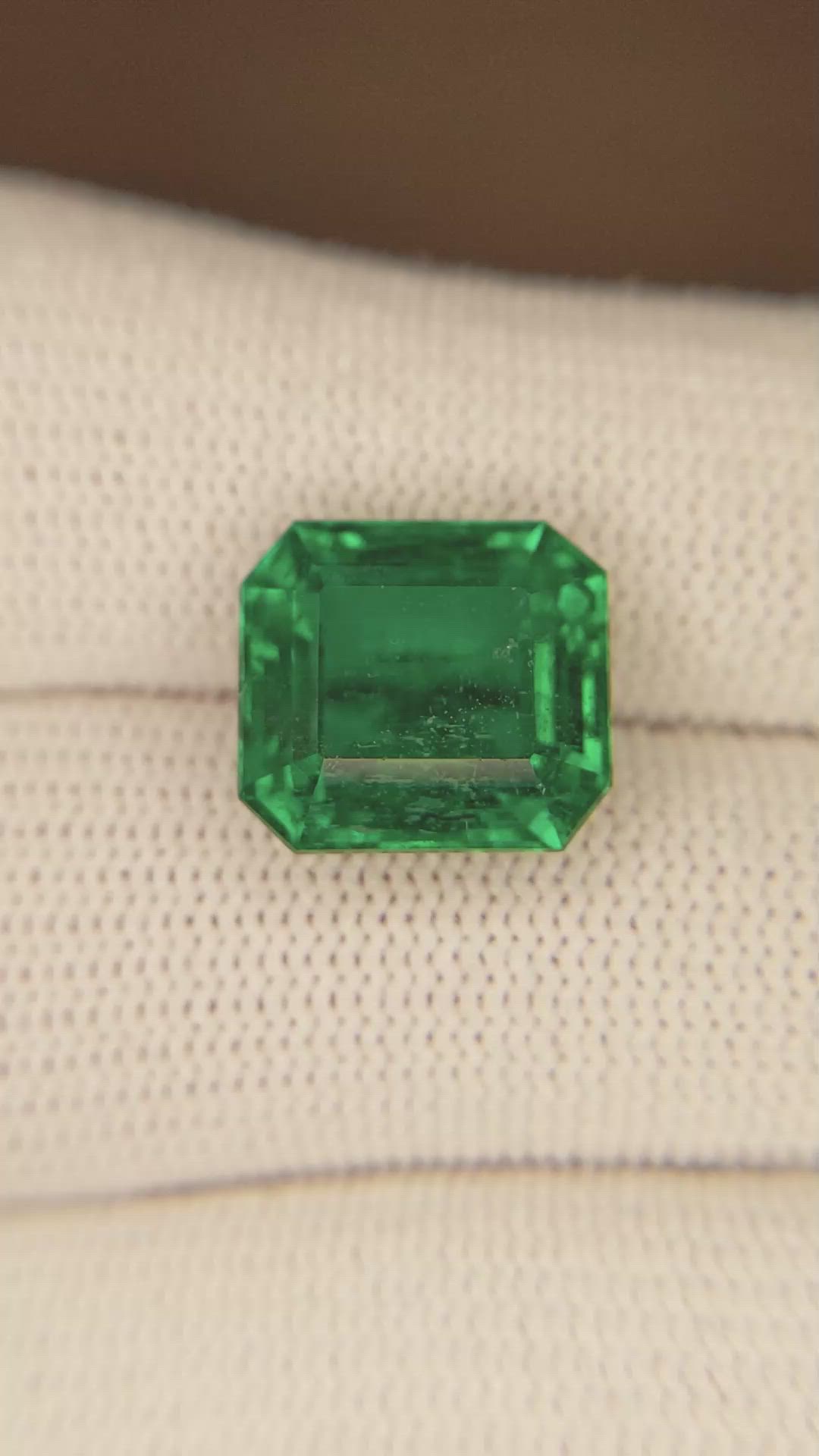 7.02 Ct. Emerald from Zambia Size Video