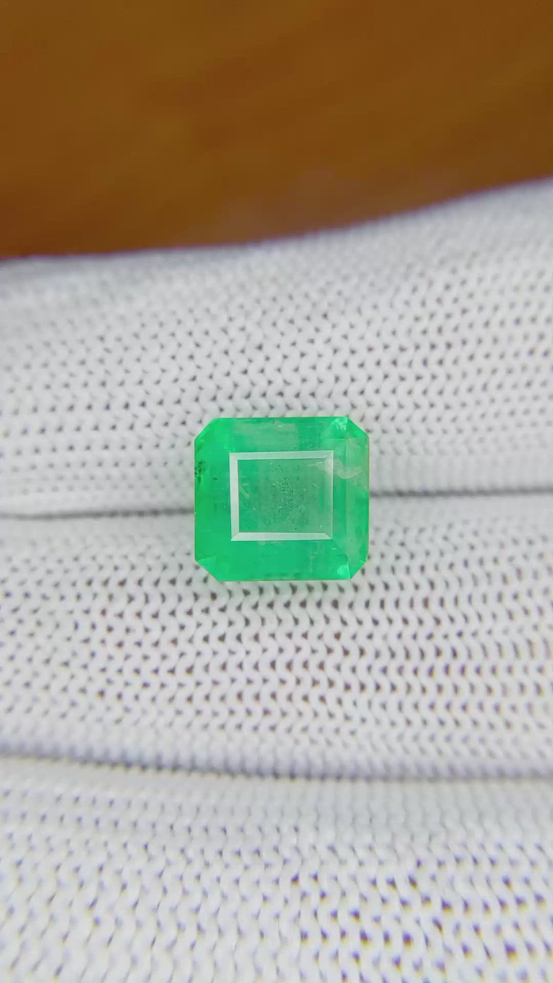 5.21 Ct. Emerald from Zambia Size Video