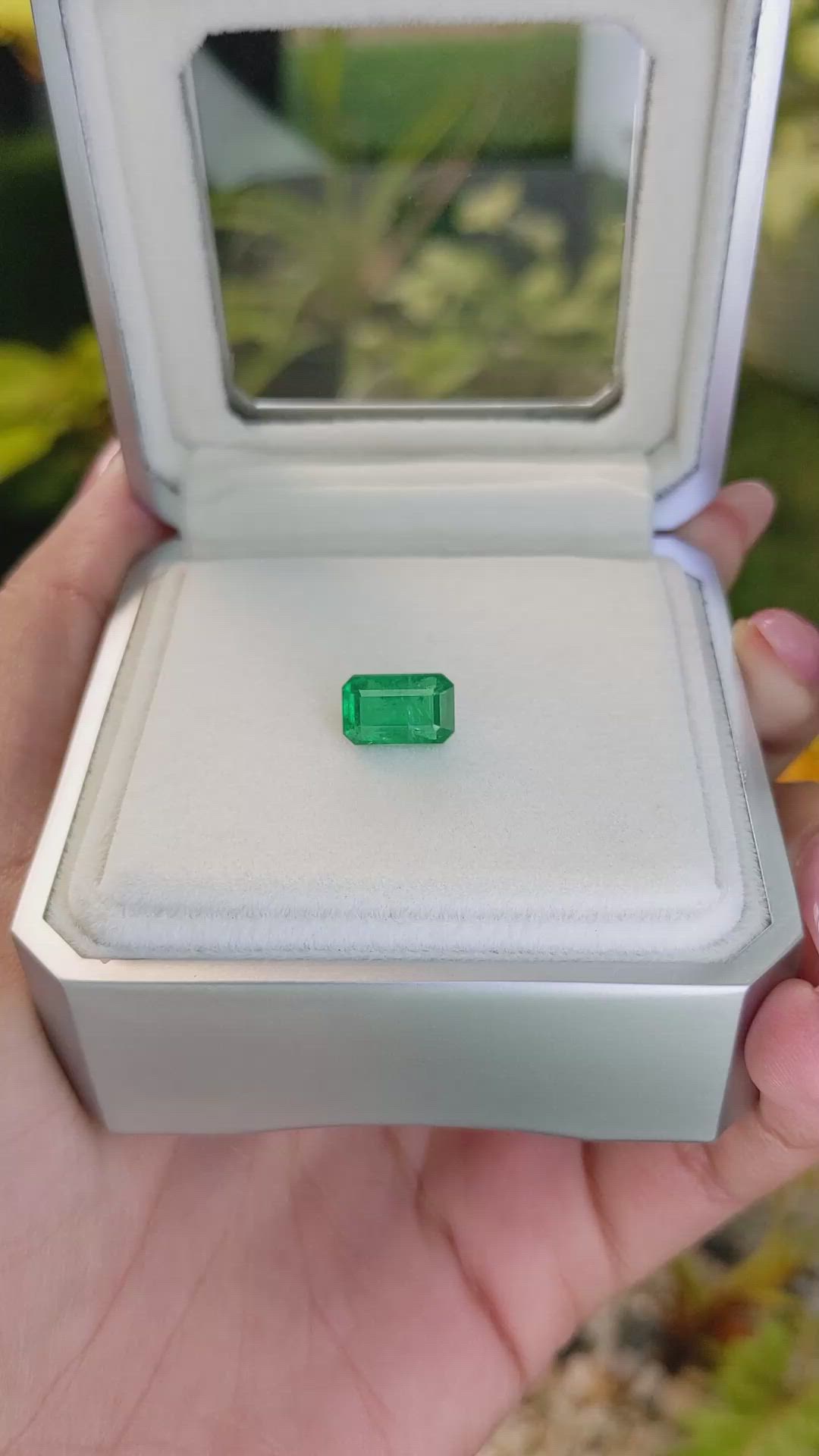 2.55 Ct. Emerald from Zambia Size Video