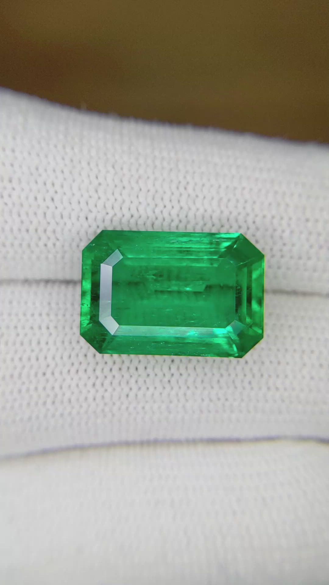 10.07 Ct. Emerald from Colombia Size Video