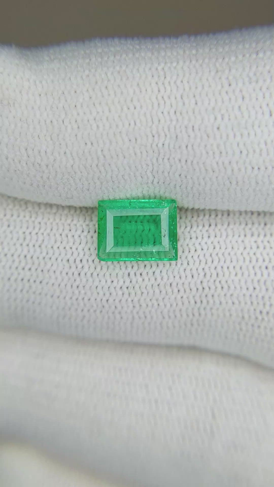 1.21 Ct. Emerald from Colombia Size Video
