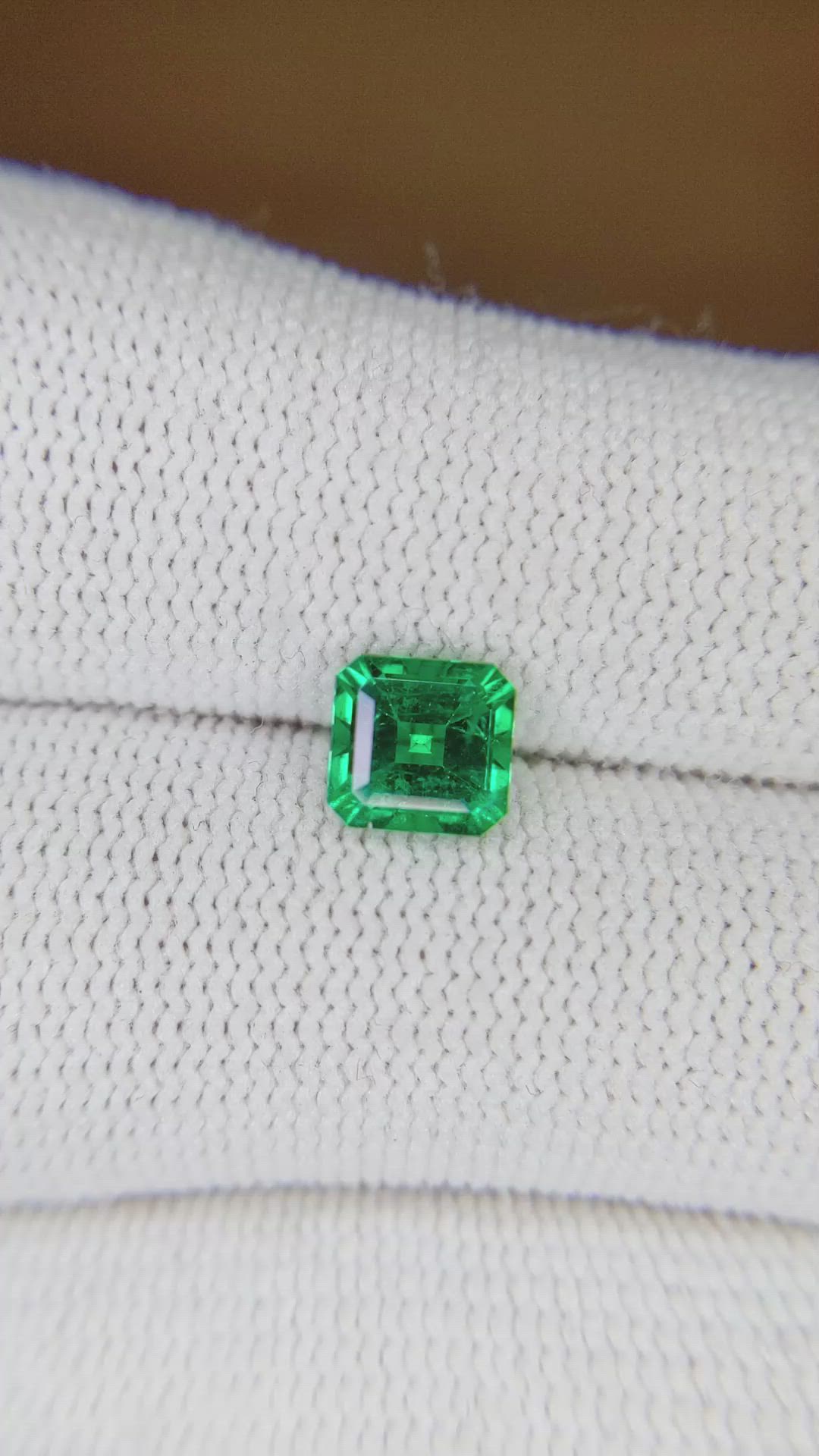 0.99 Ct. Emerald from Zambia Size Video