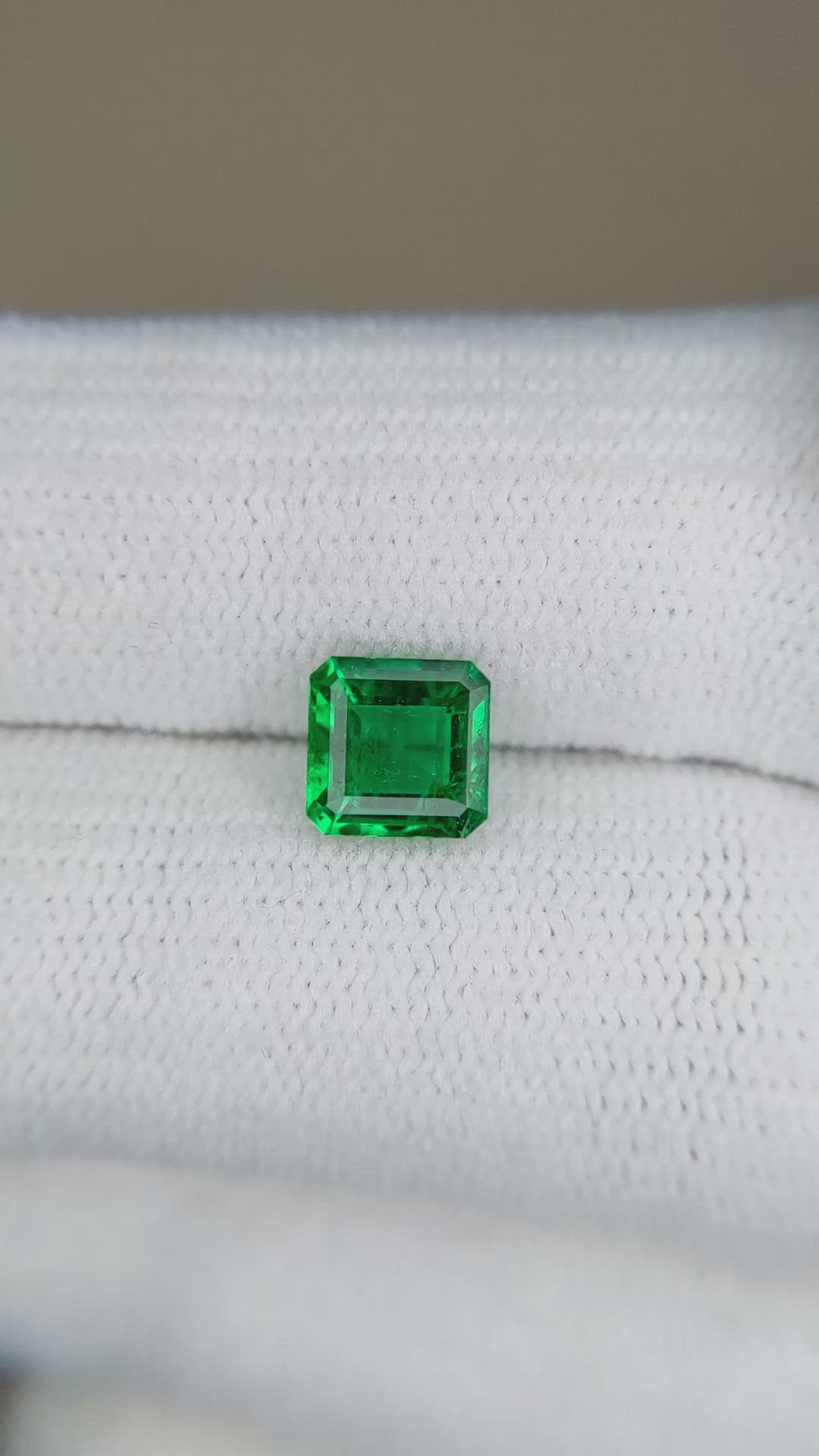 0.91 Ct. Emerald from Zambia Size Video