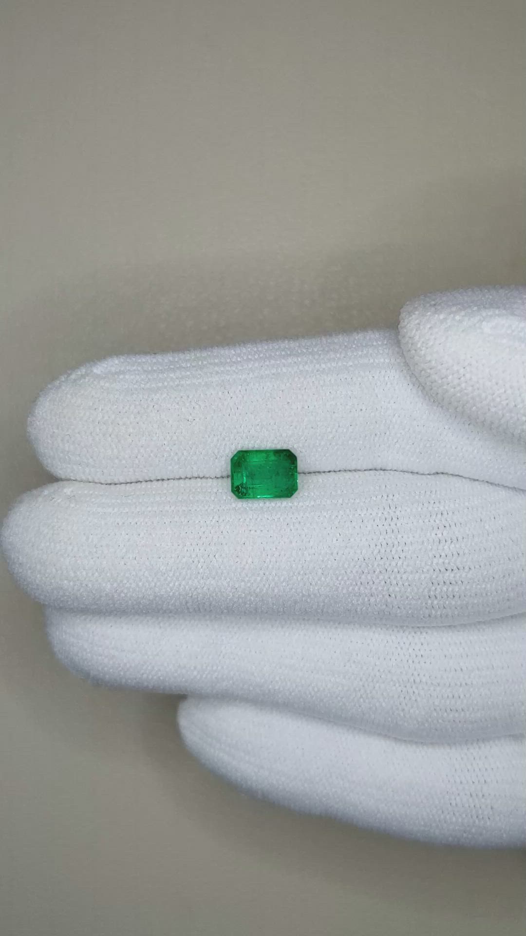 0.96 Ct. Emerald from Brazil Size Video