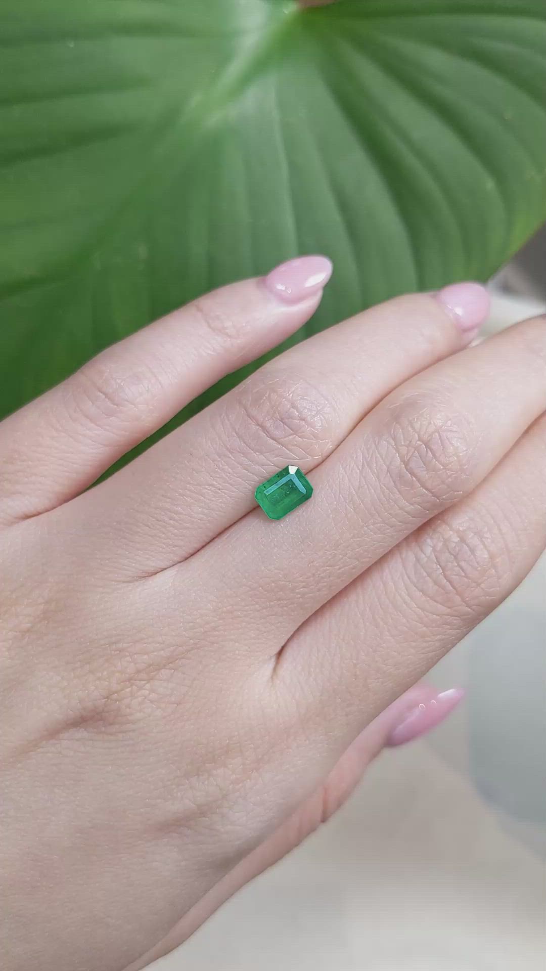 0.96 Ct. Emerald from Brazil Size Video