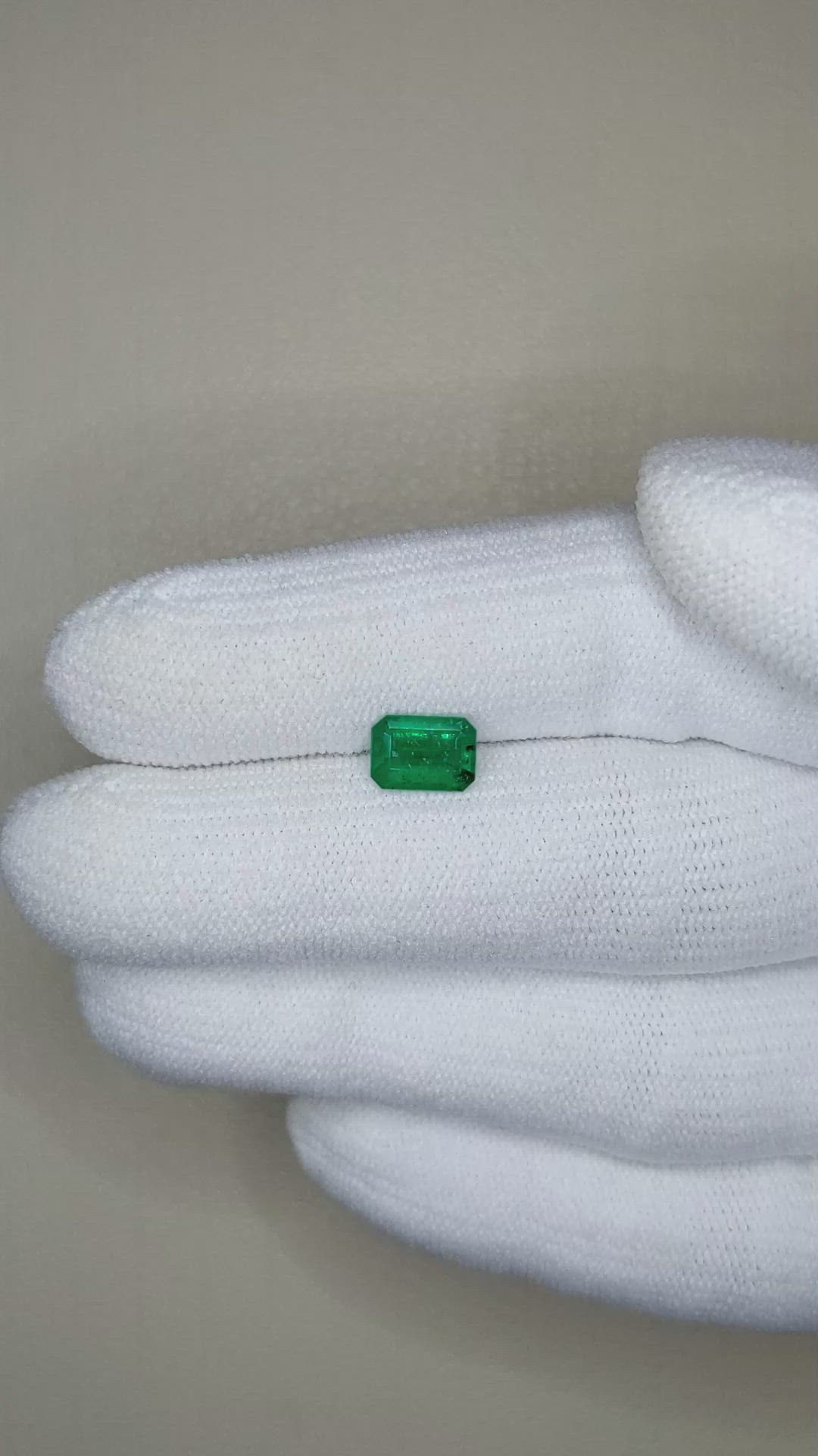 0.76 Ct. Emerald from Brazil Size Video