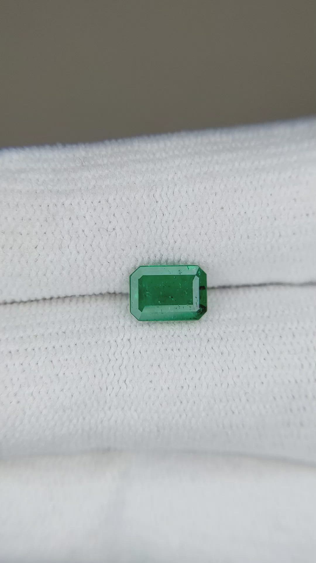 0.76 Ct. Emerald from Brazil Size Video