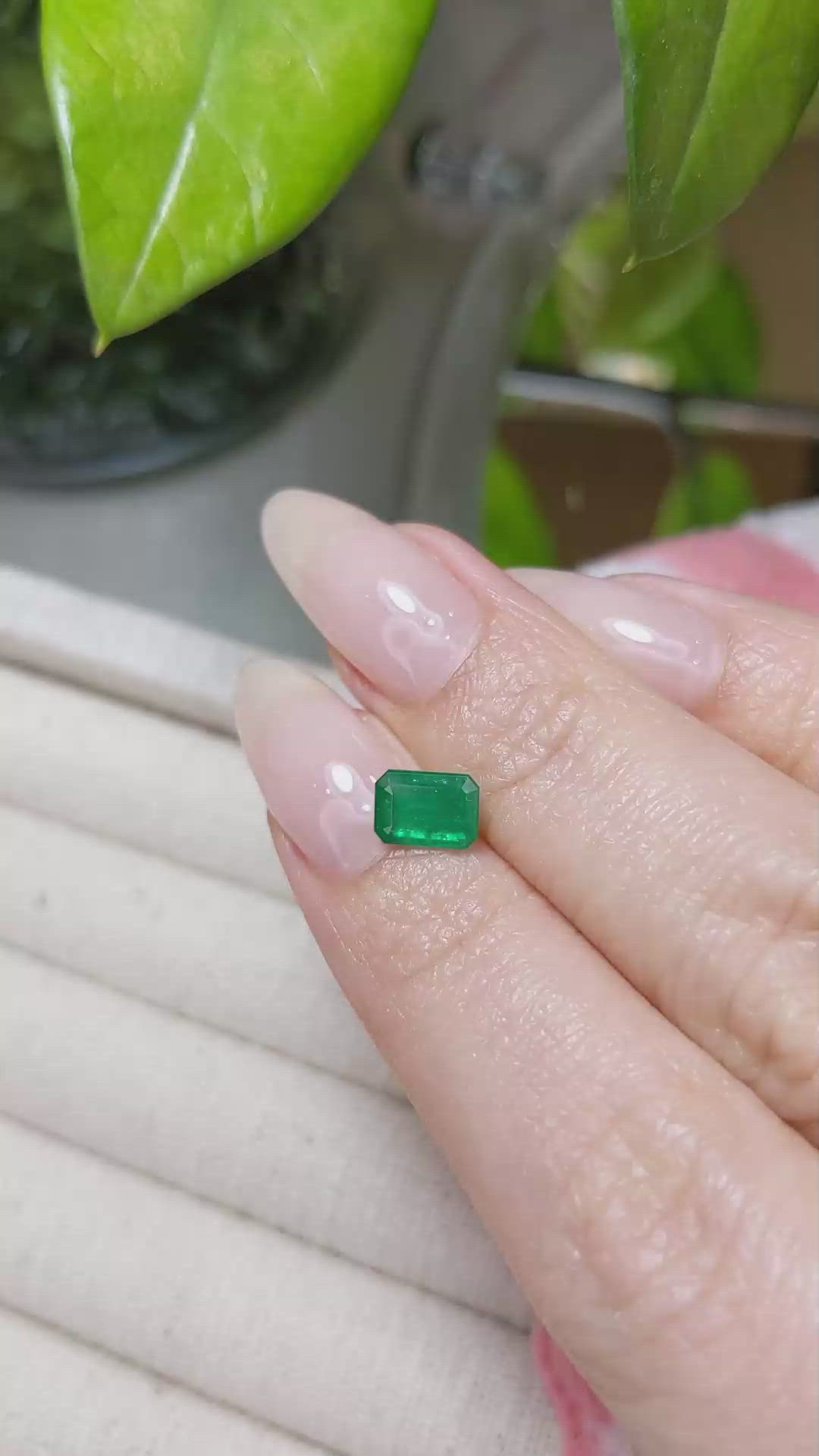0.96 Ct. Emerald from Brazil Size Video
