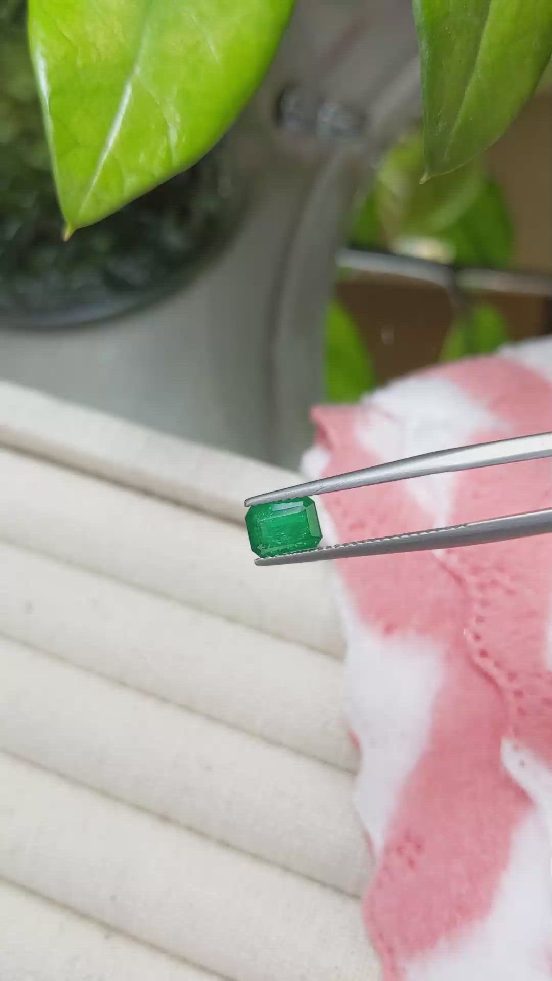 0.96 Ct. Emerald from Brazil Size Video