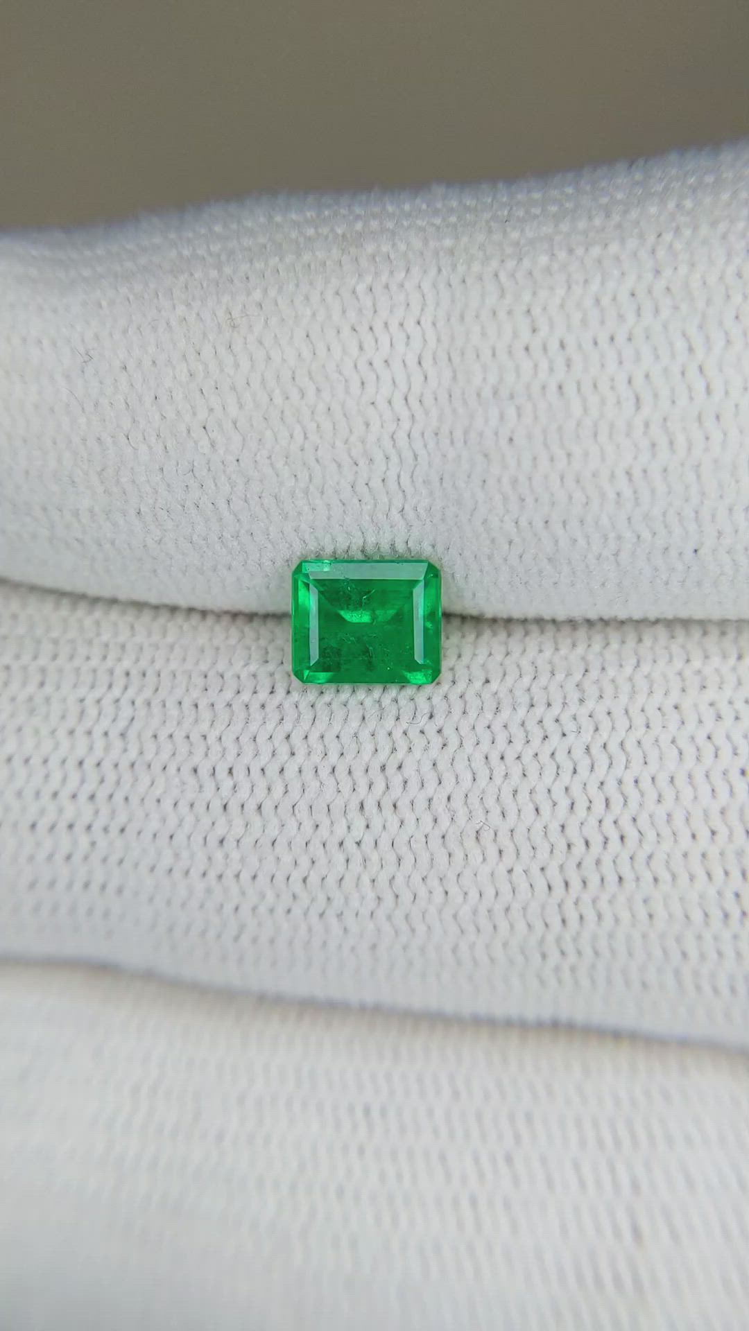 0.72 Ct. Emerald from Brazil Size Video