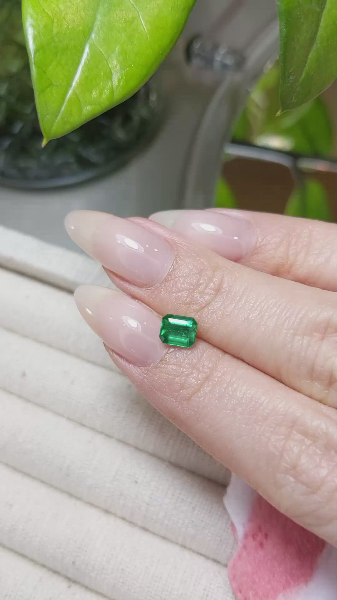 0.73 Ct. Emerald from Brazil Size Video