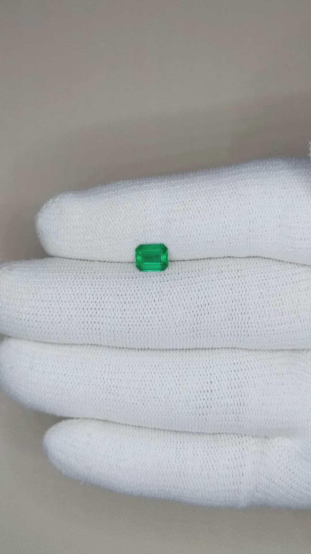0.73 Ct. Emerald from Brazil Size Video
