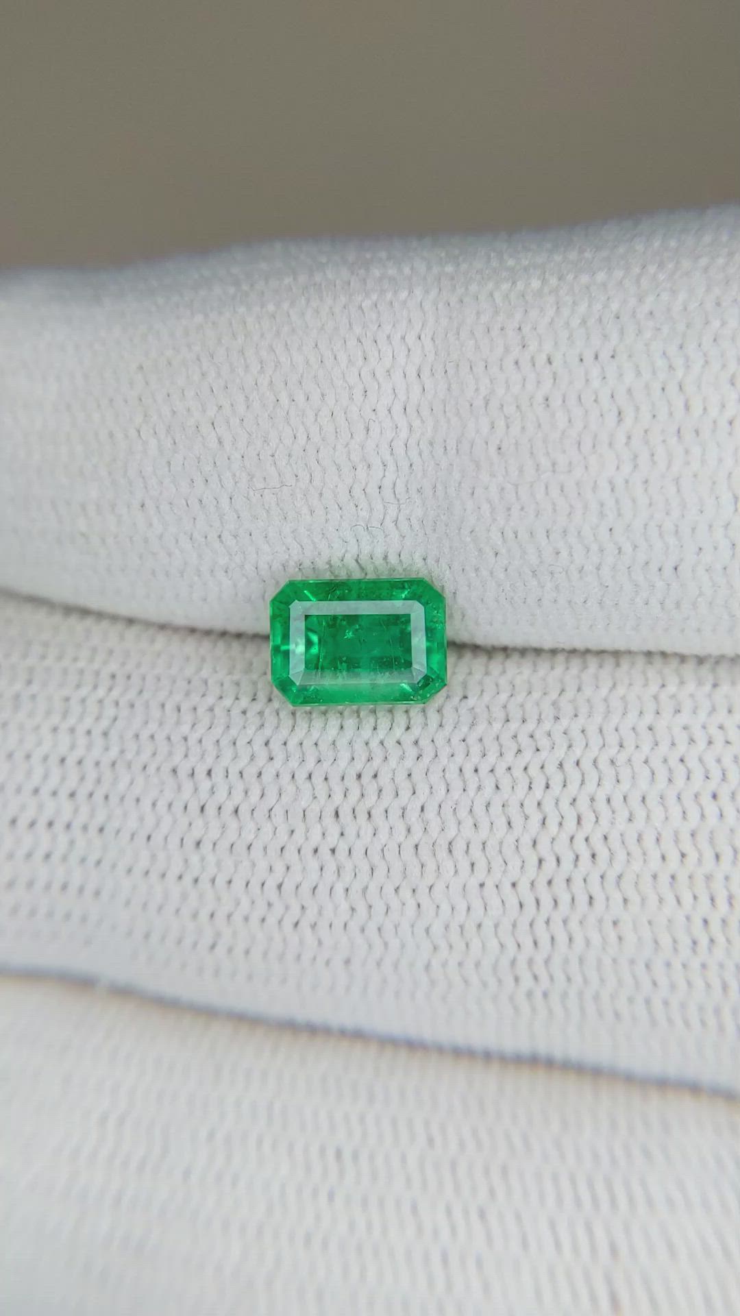 1.09 Ct. Emerald from Brazil Size Video