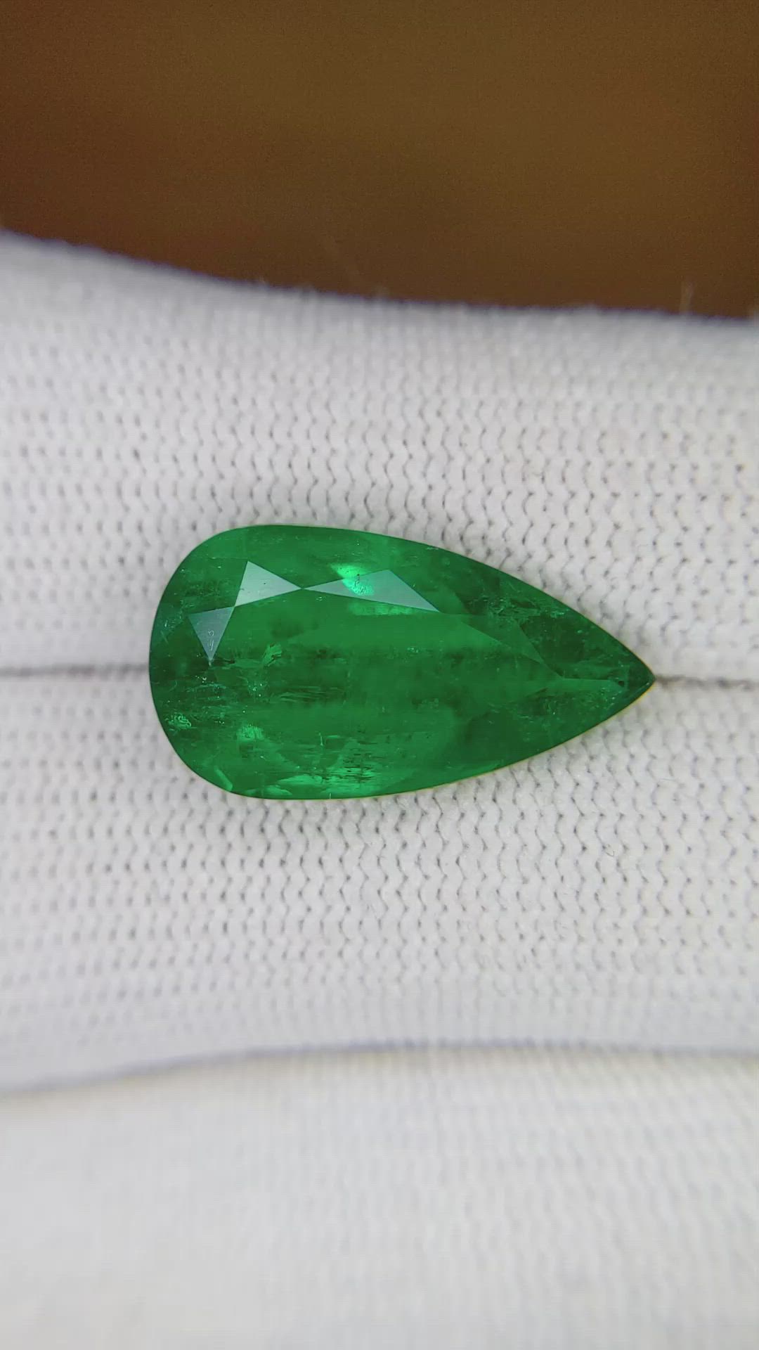 8.22 Ct. Emerald from Colombia Size Video
