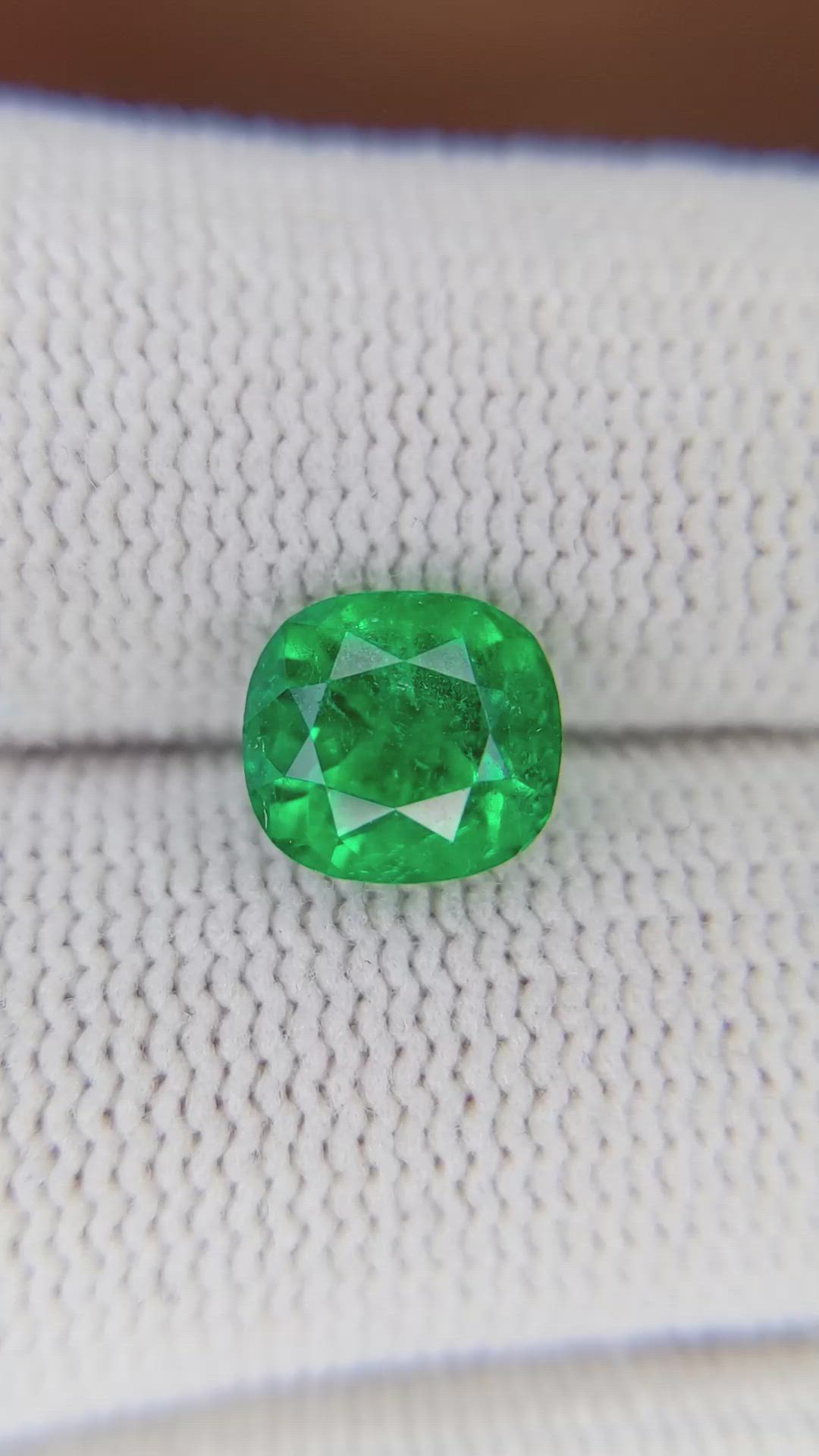 1.75 Ct. Emerald from Colombia Size Video