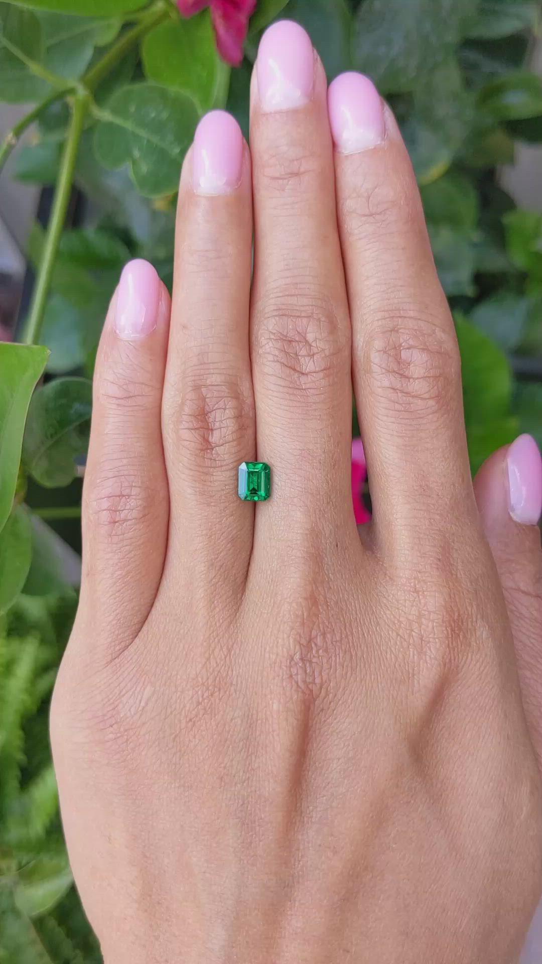 0.94 Ct. Emerald from Colombia Size Video