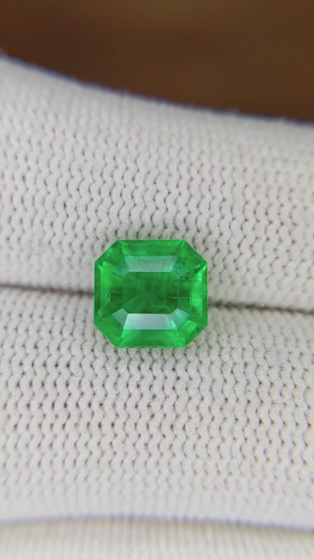 2.22 Ct. Emerald from Colombia Size Video