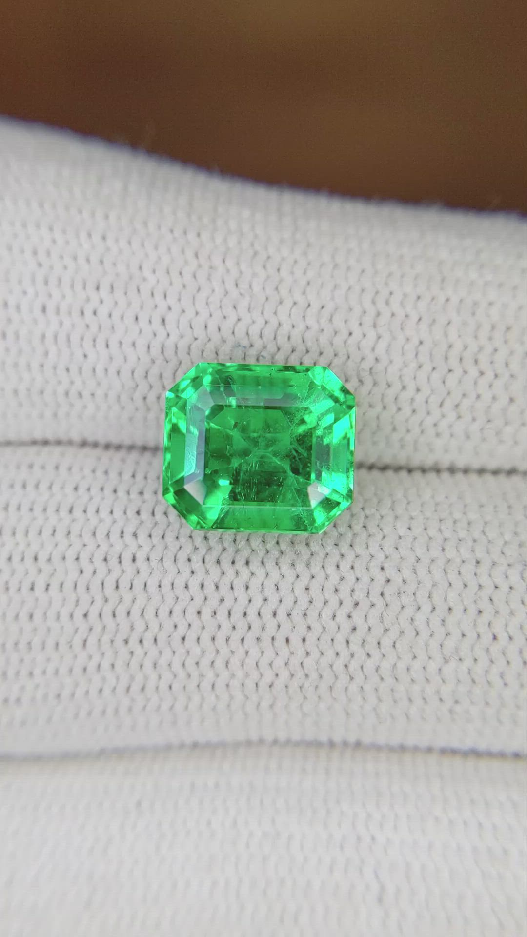 4.22 Ct. Emerald from Colombia Size Video