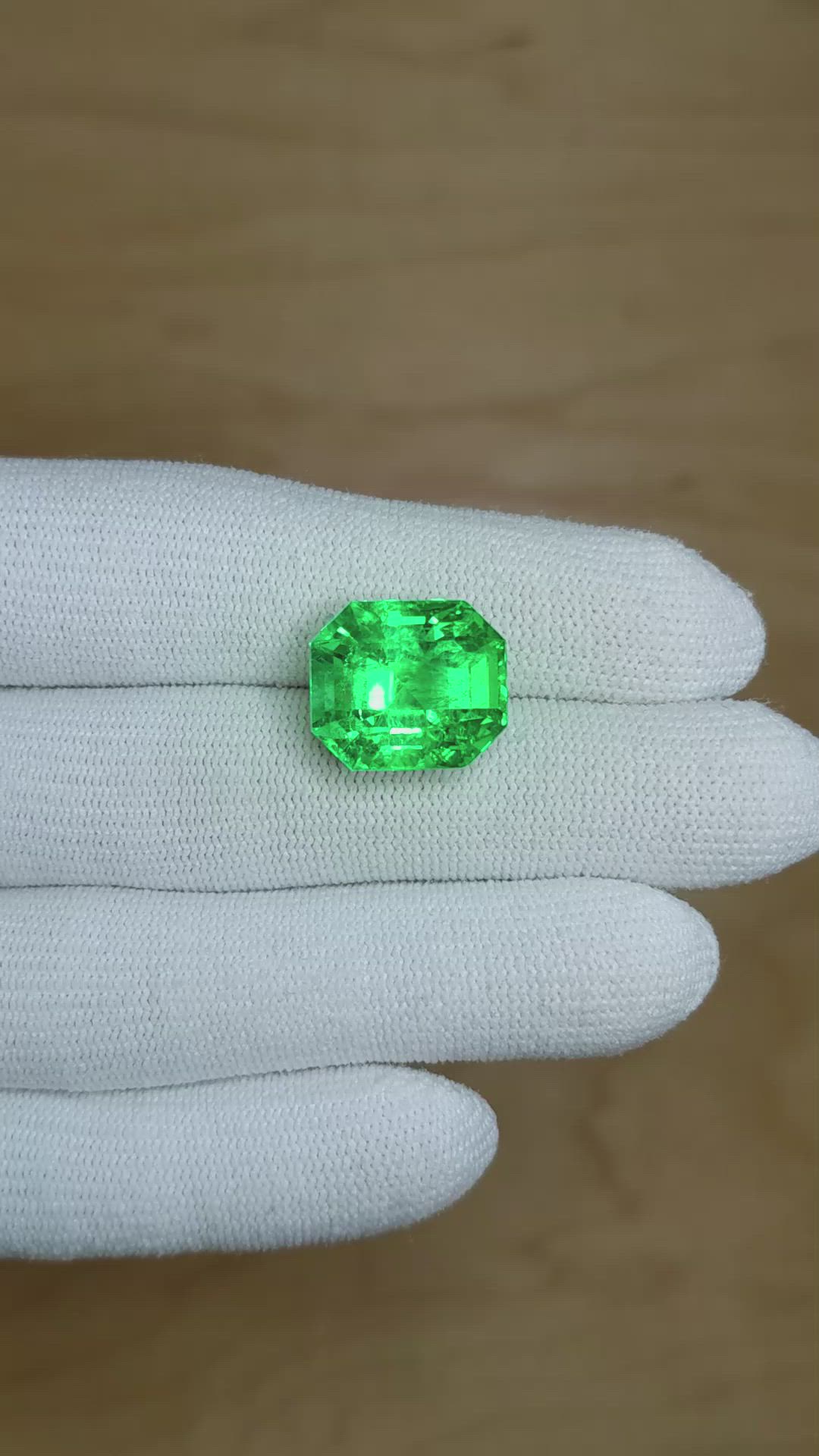 13.42 Ct. Emerald from Colombia Size Video