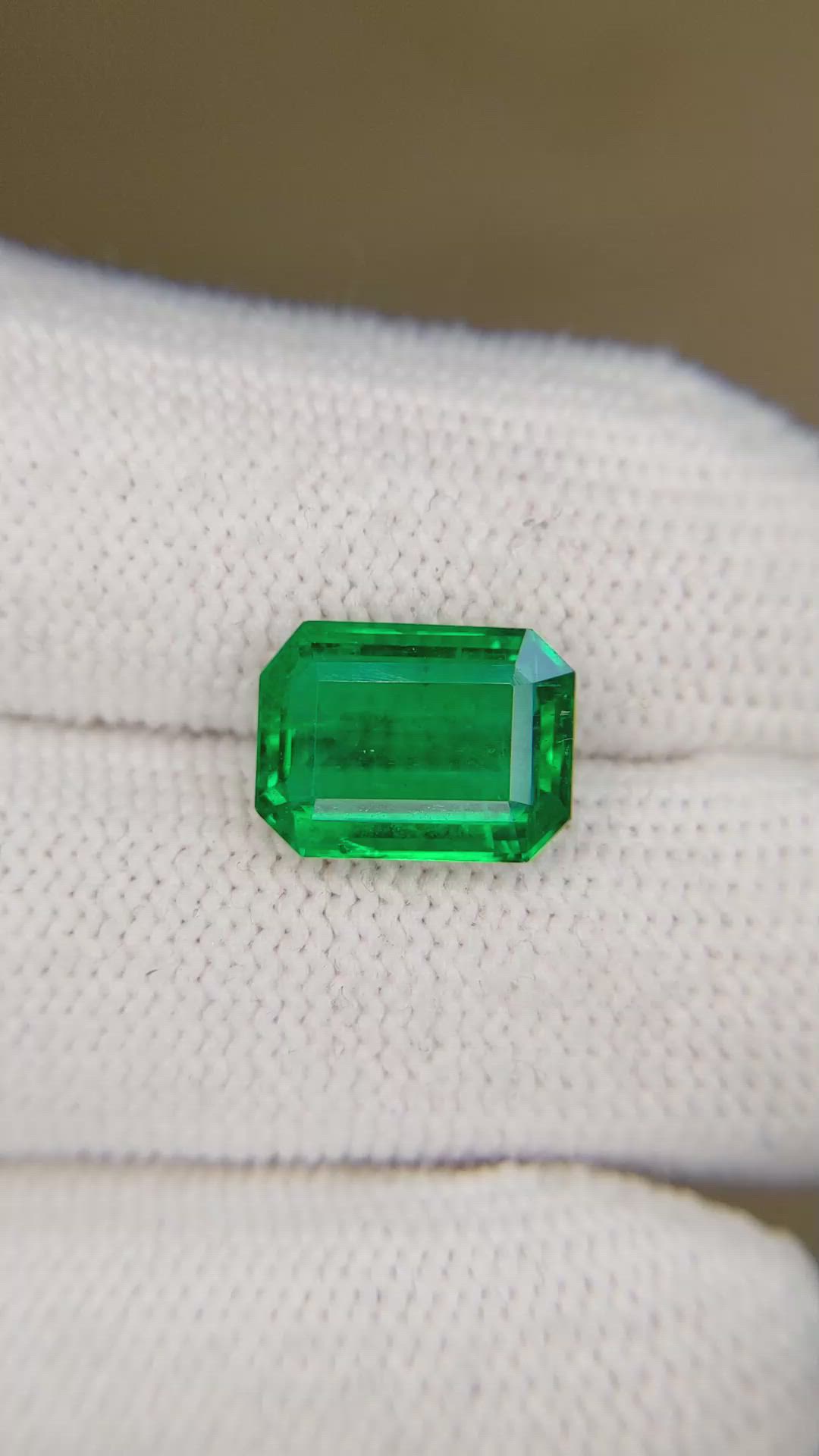 3.97 Ct. Emerald from Zambia Size Video