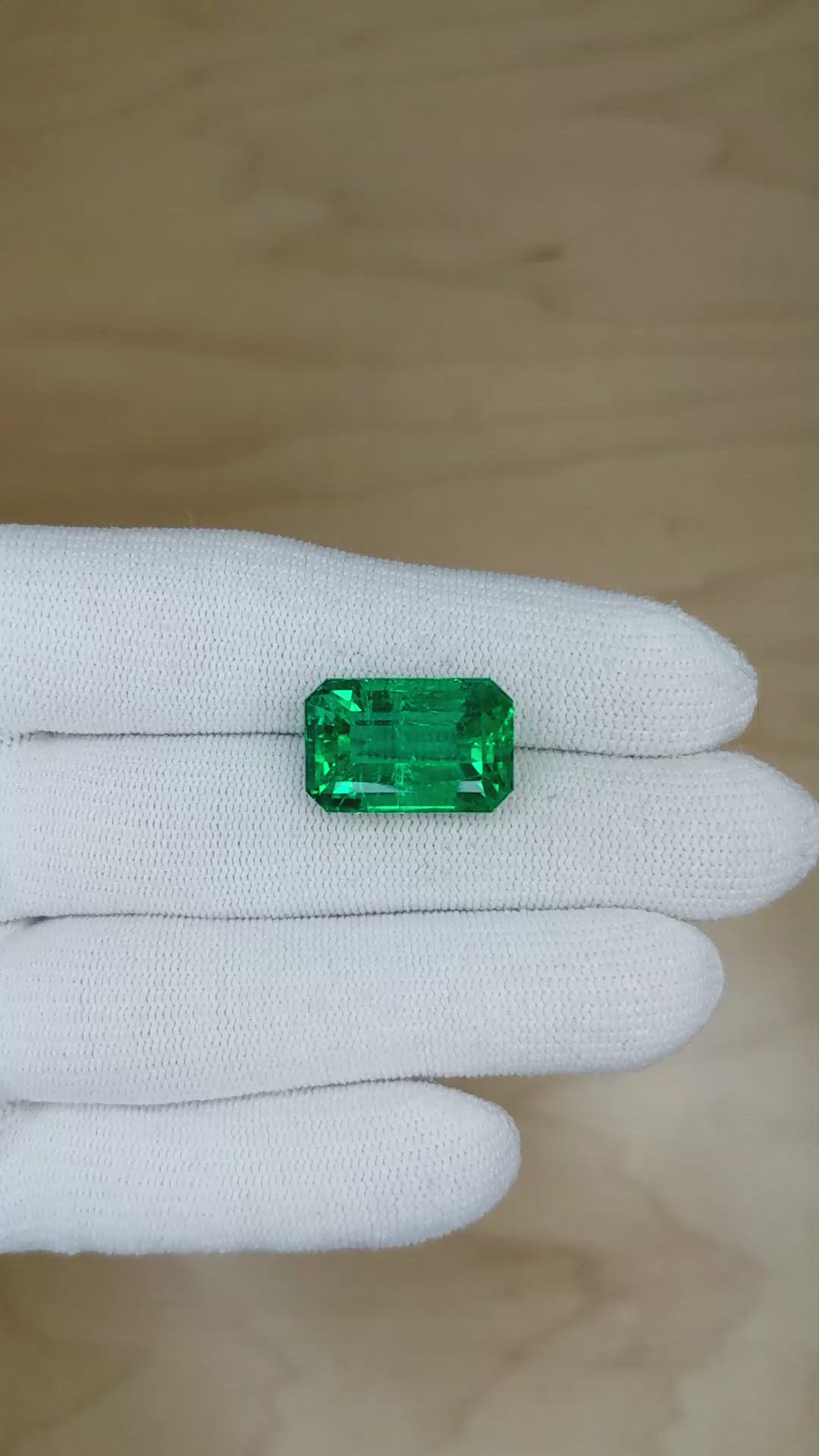 14.07 Ct. Emerald from Zambia Size Video