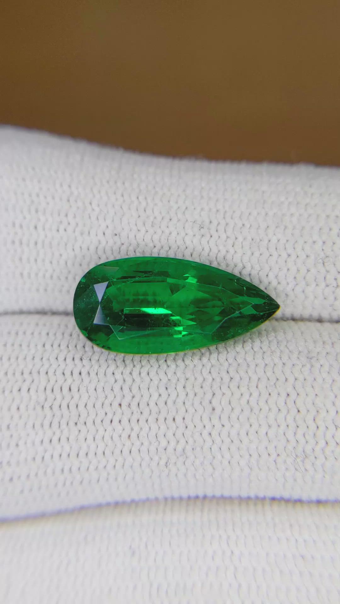 5.52 Ct. Emerald from Zambia Size Video
