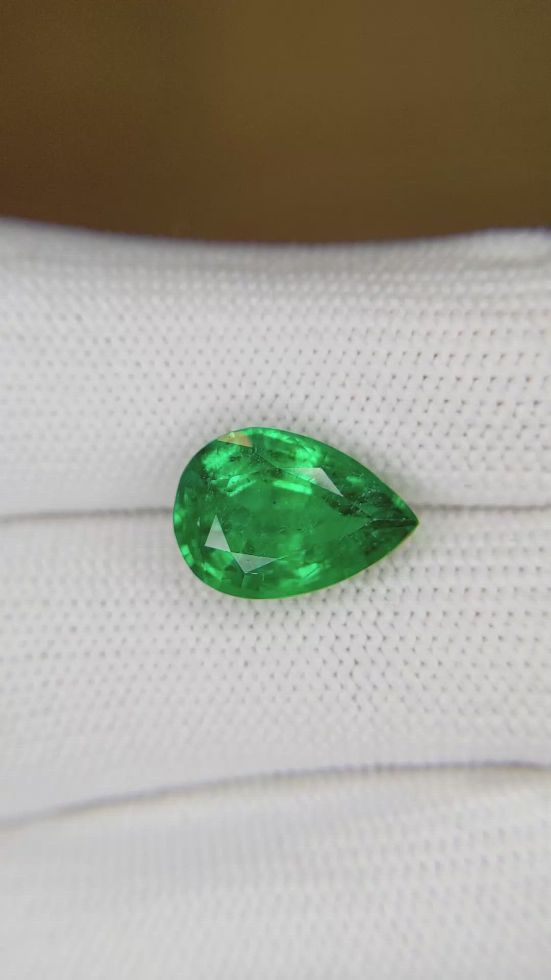 4.55 Ct. Emerald from Zambia Size Video
