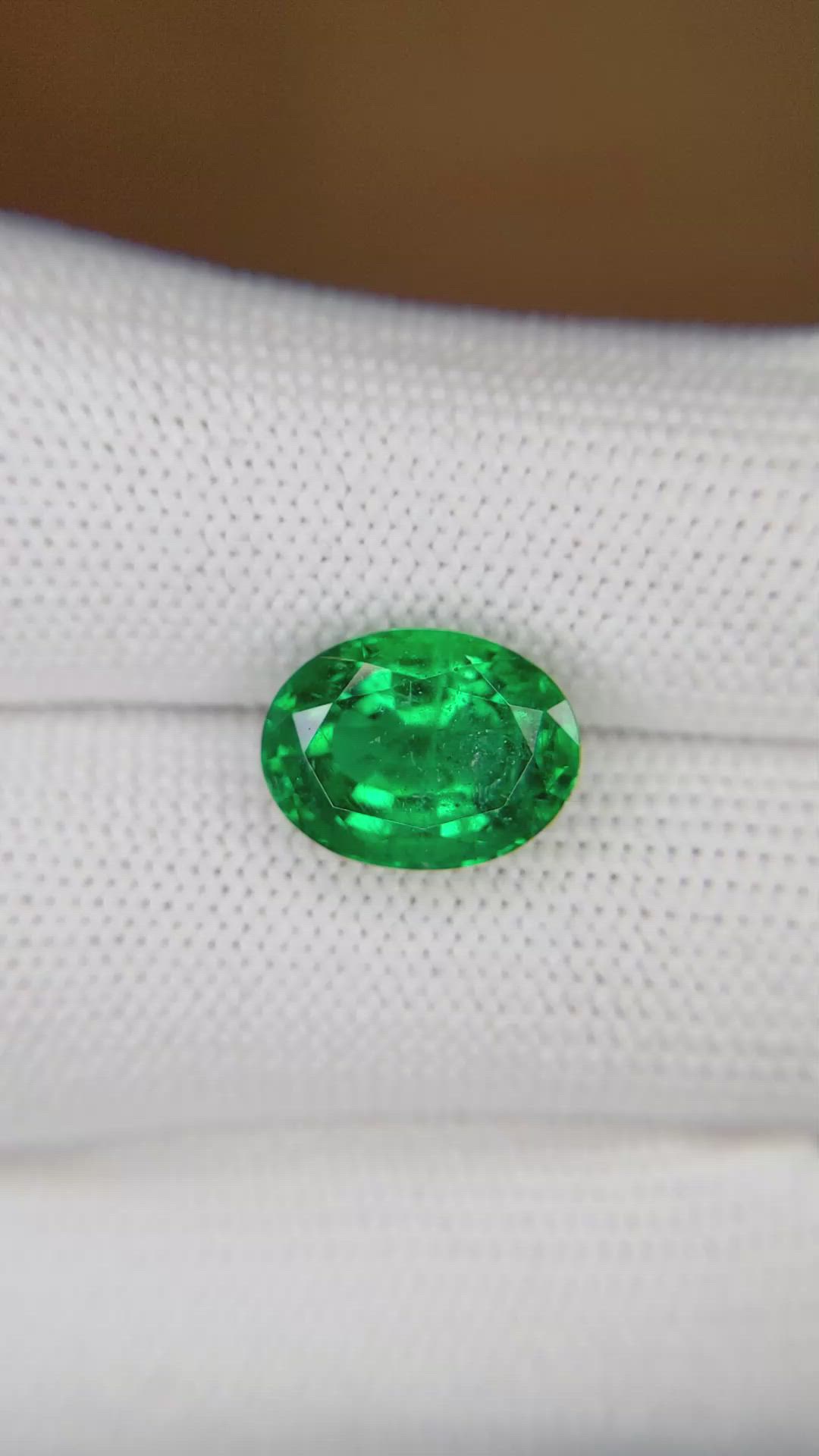 4.32 Ct. Emerald from Zambia Size Video