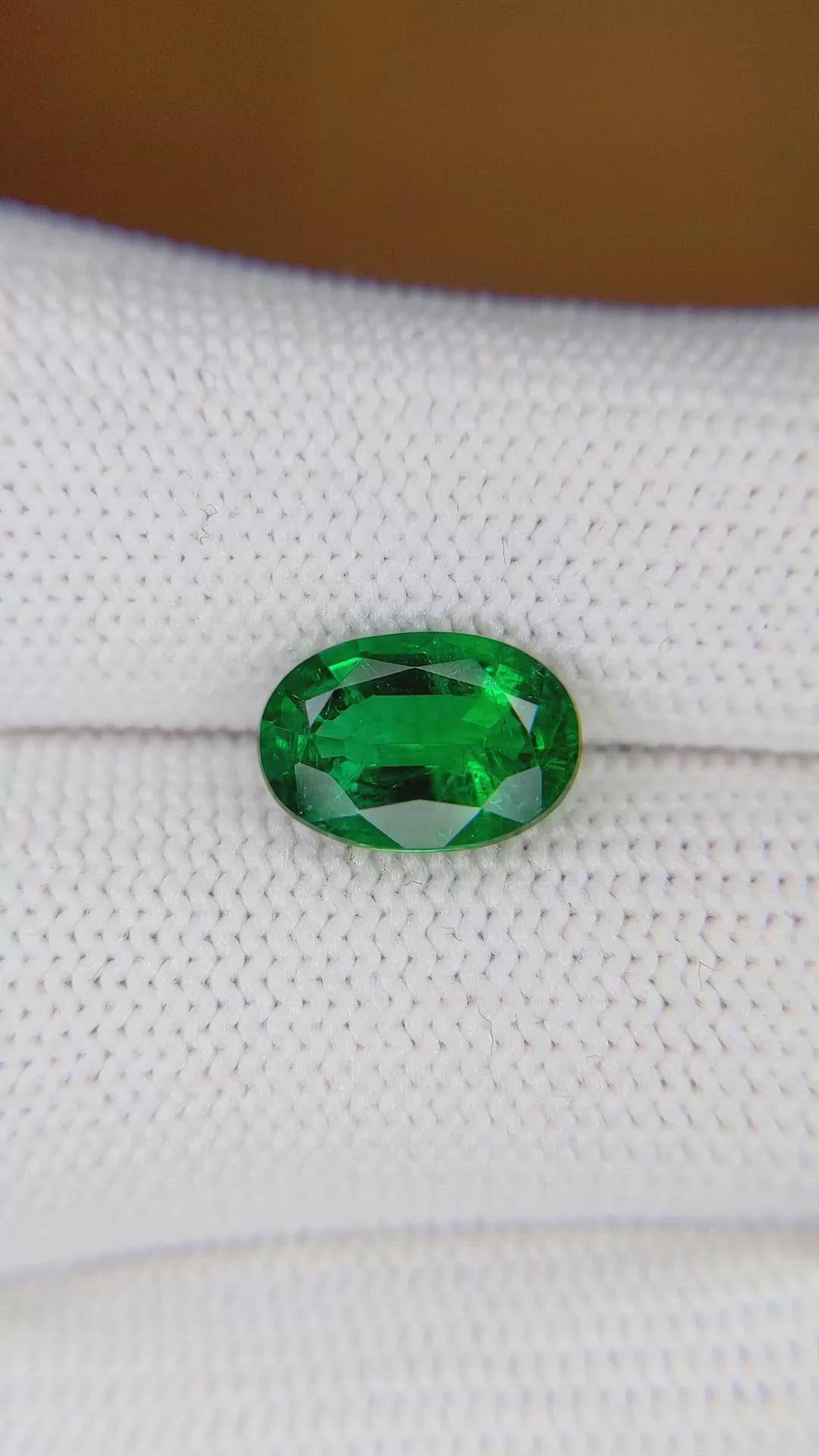 2.33 Ct. Emerald from Zambia Size Video