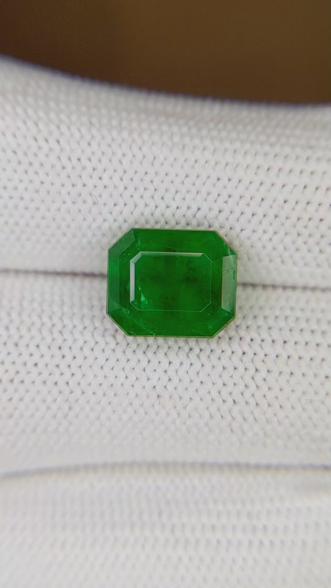 3.76 Ct. Emerald from Zambia Size Video