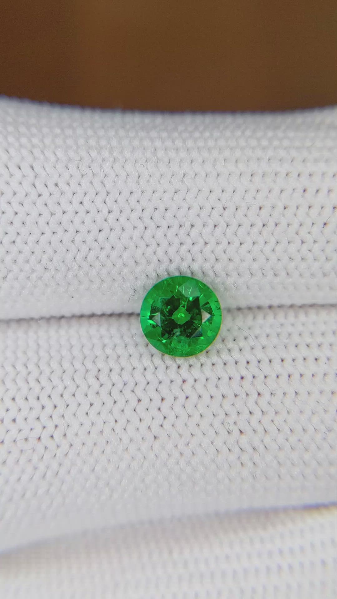 0.86 Ct. Emerald from Zambia Size Video