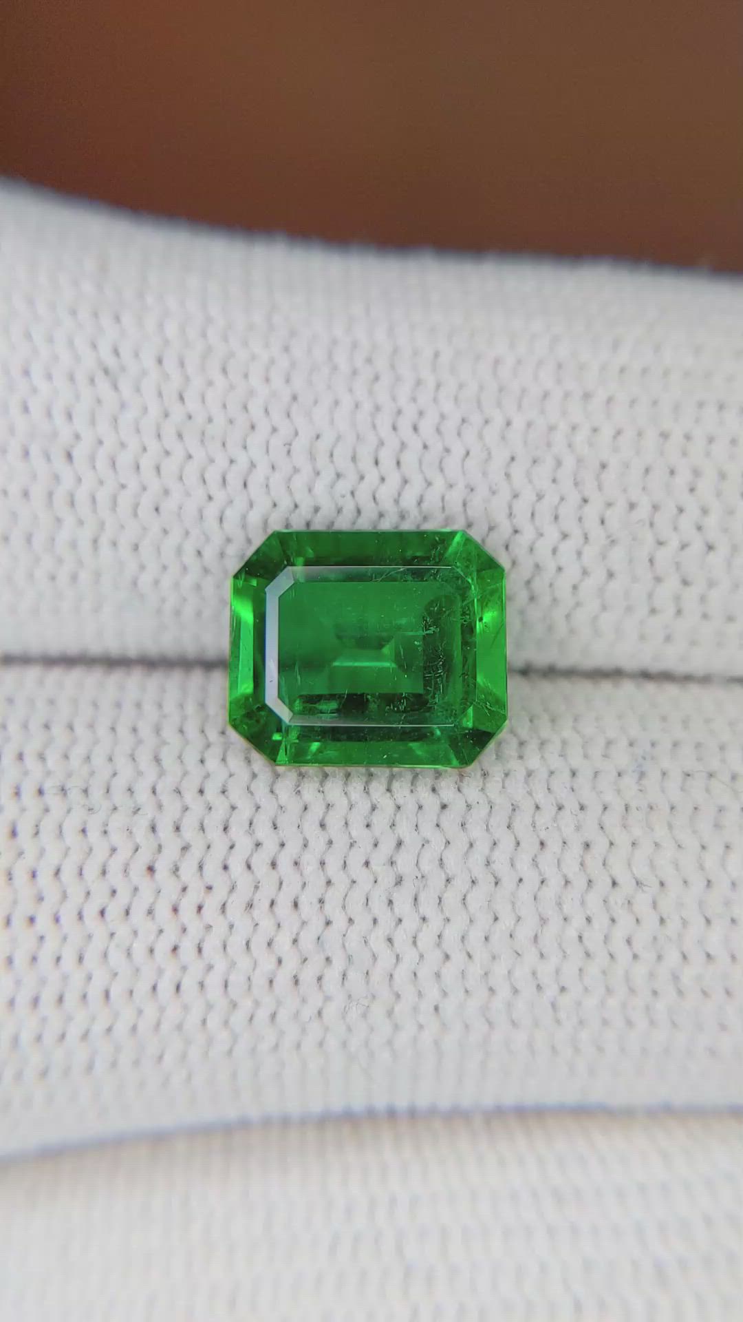 2.29 Ct. Emerald from Colombia Size Video