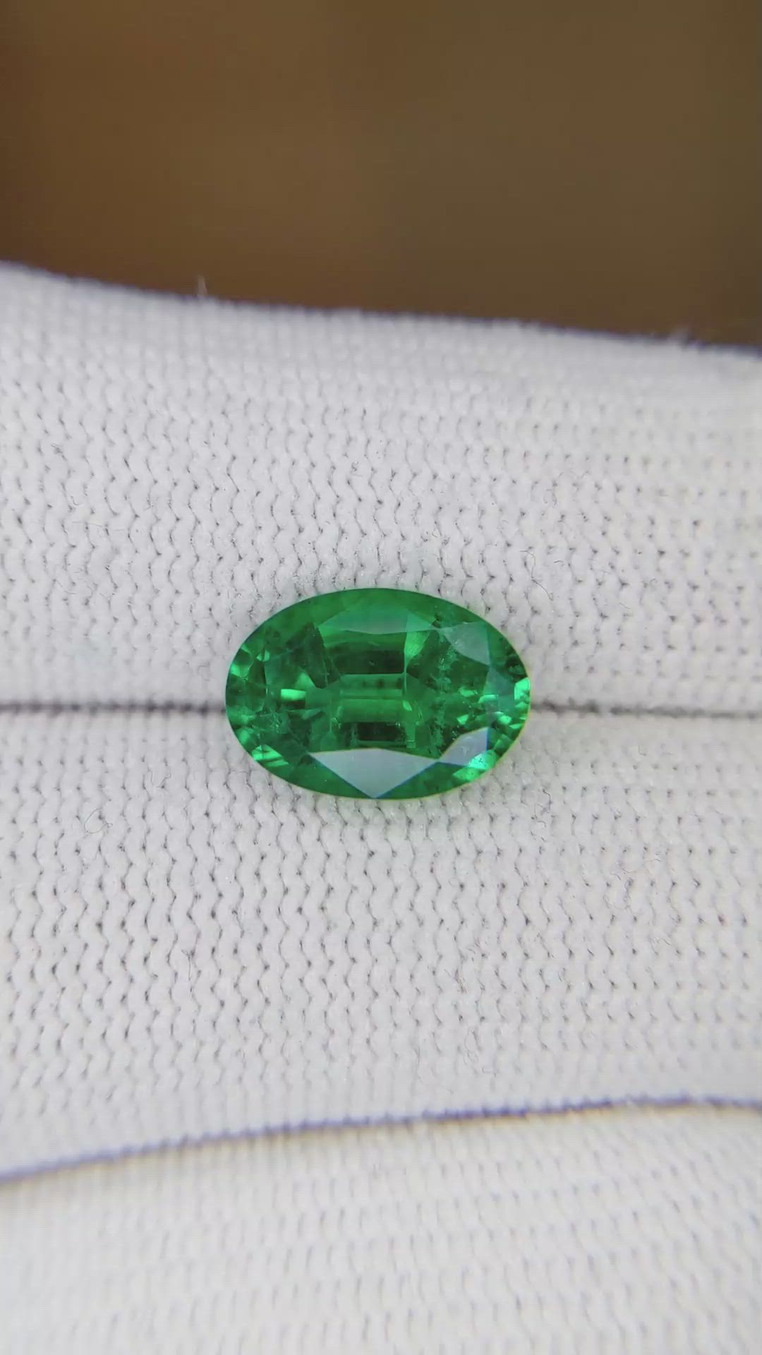 2.53 Ct. Emerald from Zambia Size Video