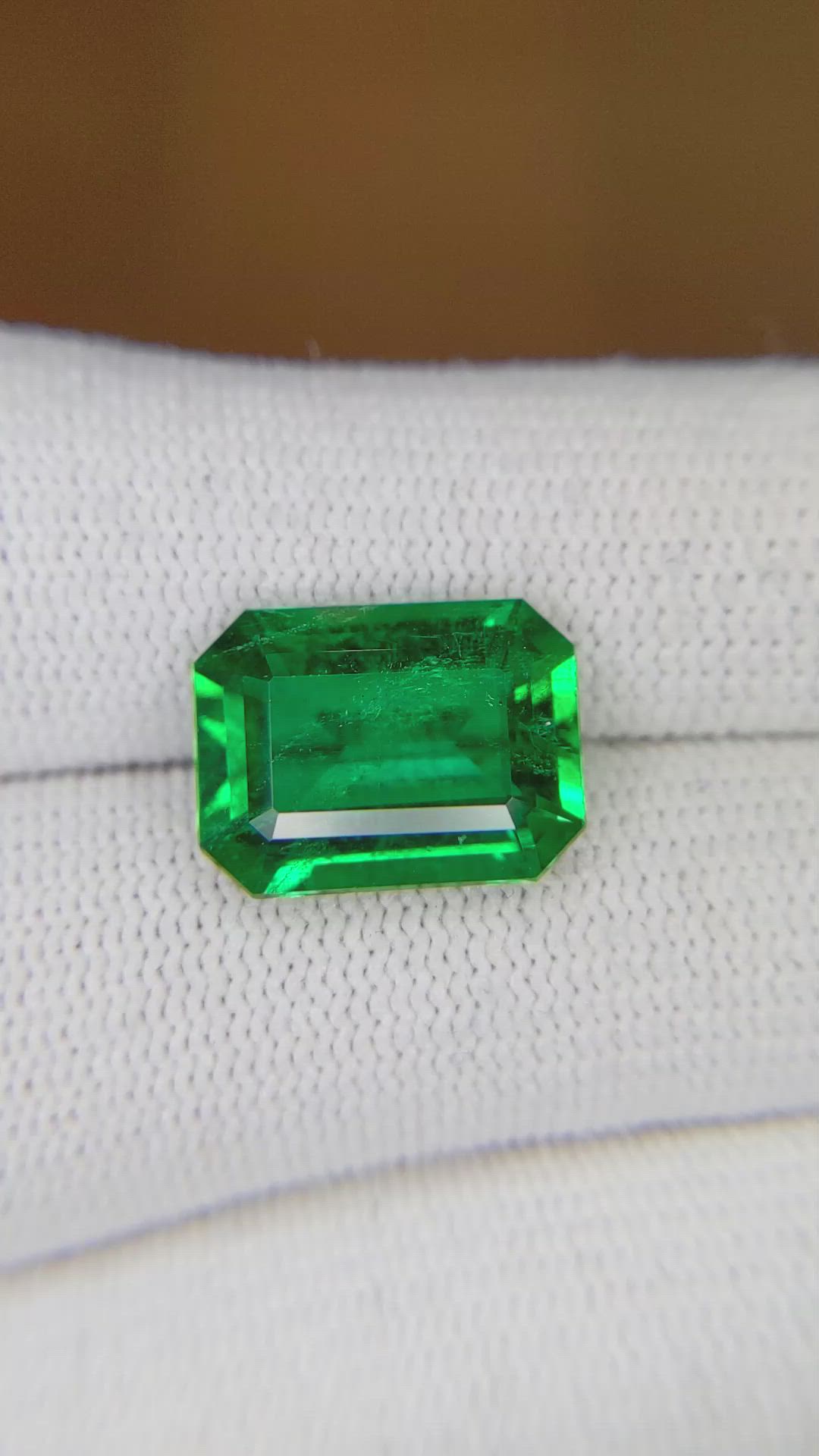 6.29 Ct. Emerald from Colombia Size Video