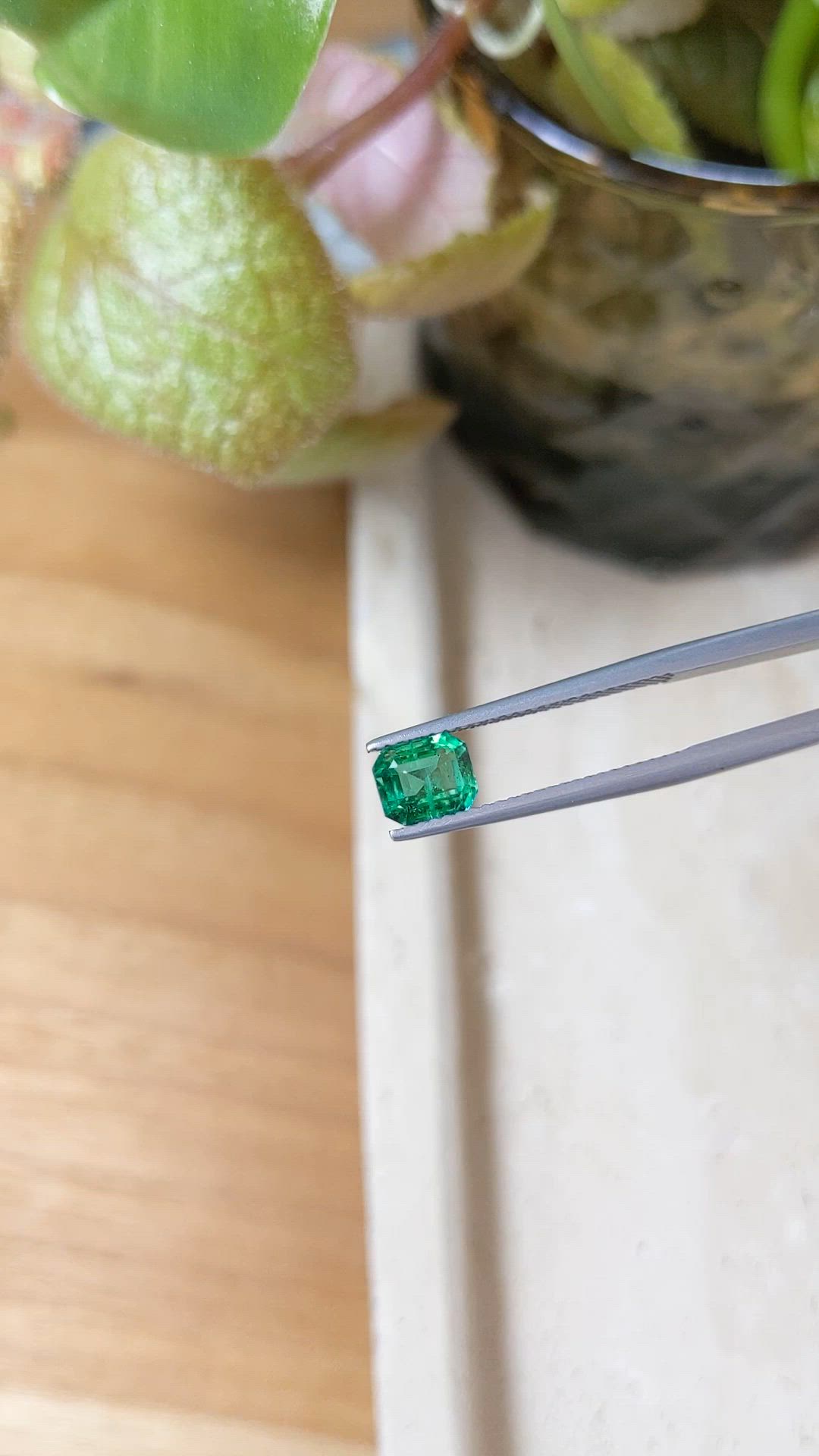 1.00 Ct. Emerald from Zambia Size Video