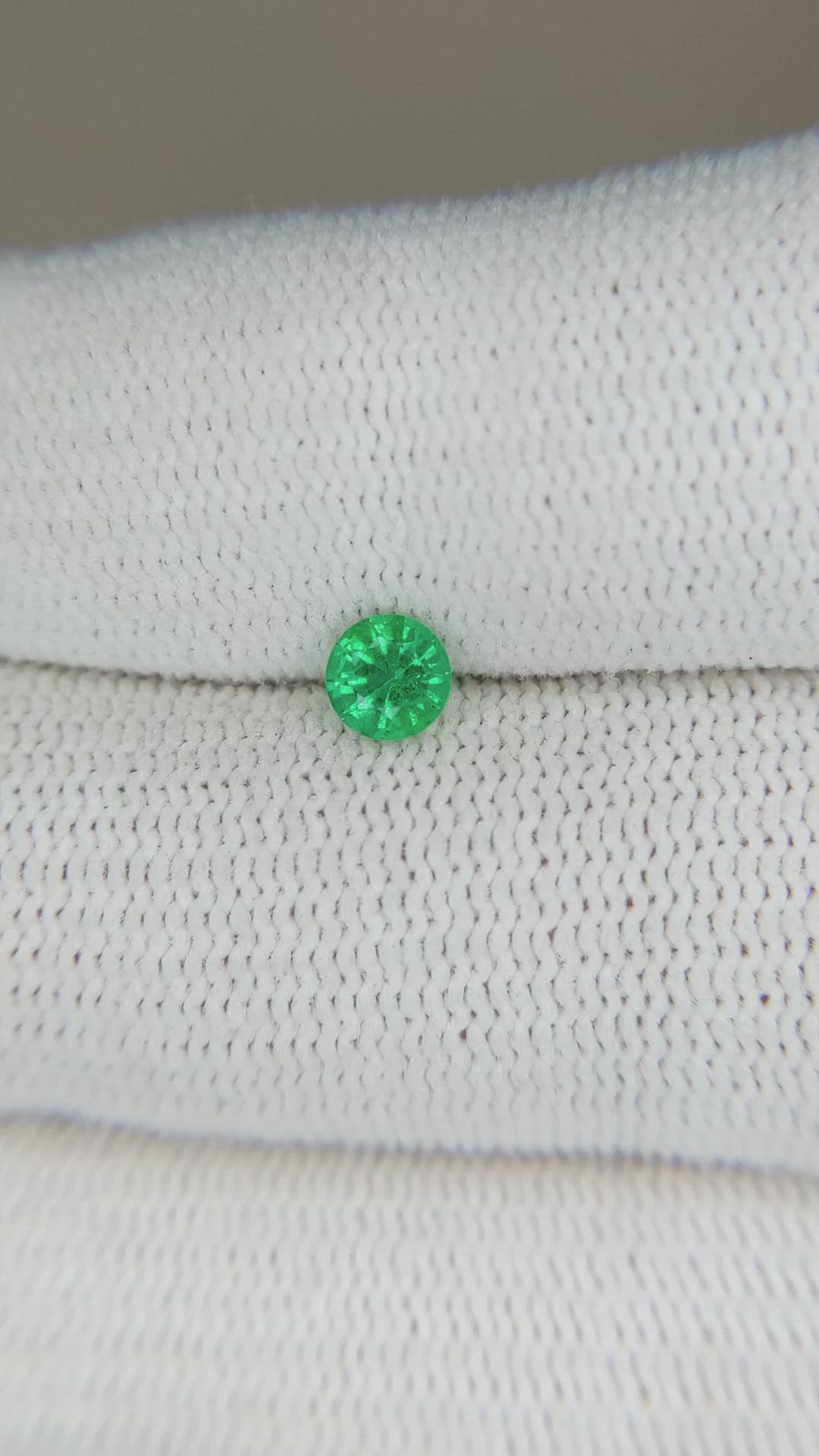 0.35 Ct. Emerald from Zambia Size Video