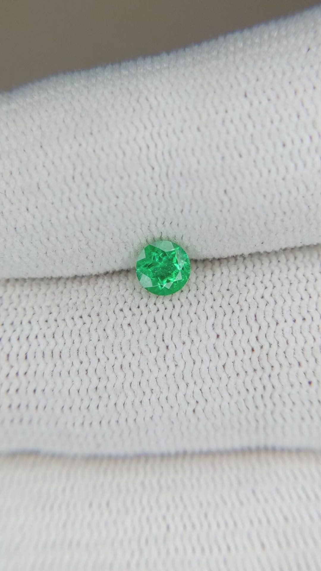 0.38 Ct. Emerald from Zambia Size Video