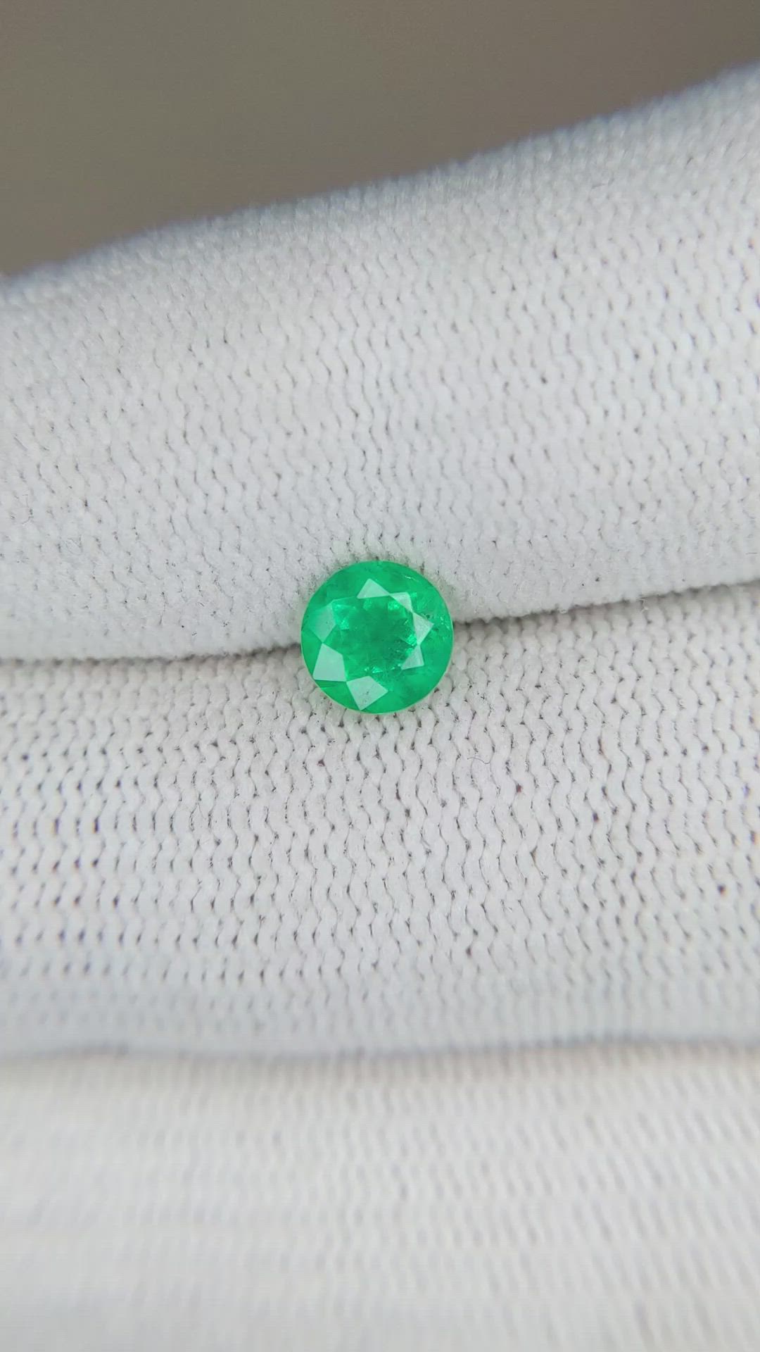 0.70 Ct. Emerald from Zambia Size Video