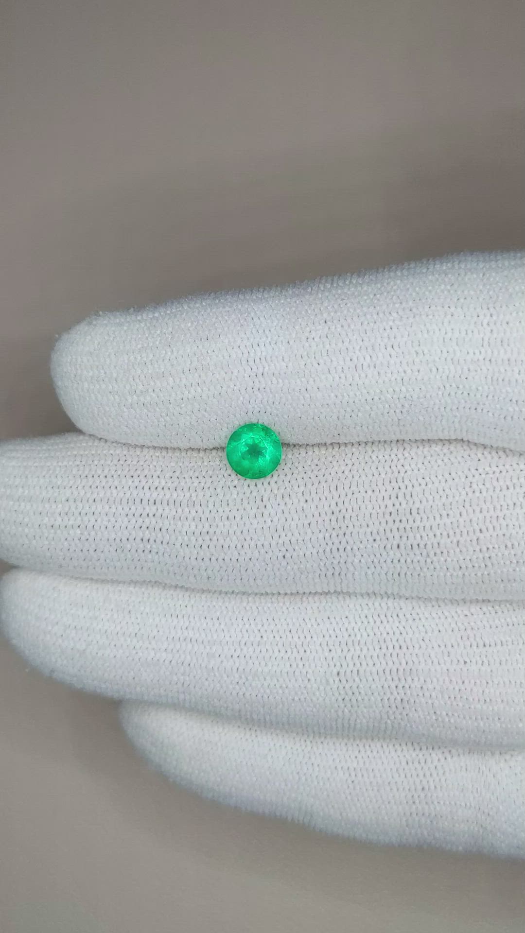 0.70 Ct. Emerald from Zambia Size Video