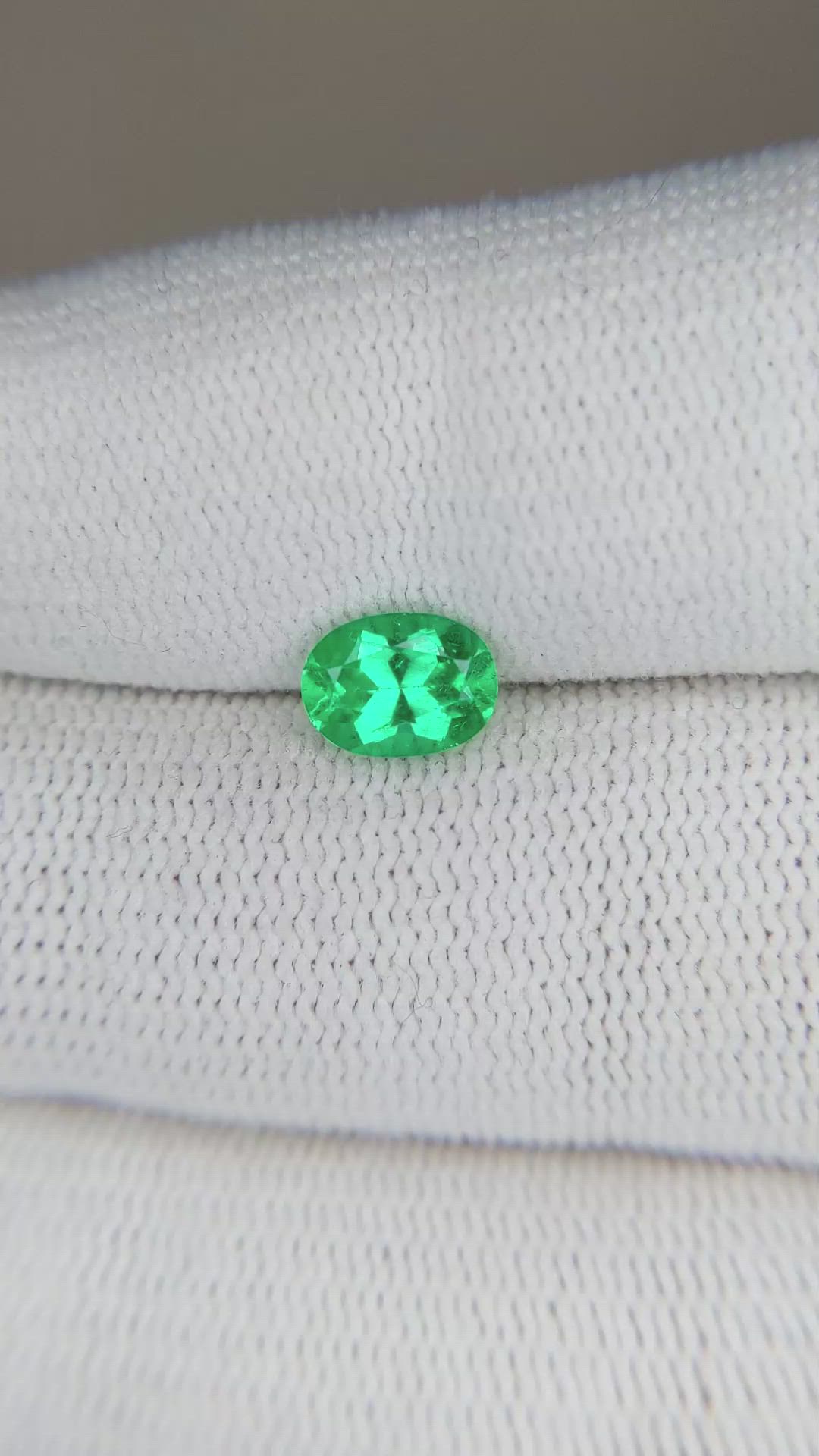 0.74 Ct. Emerald from Colombia Size Video